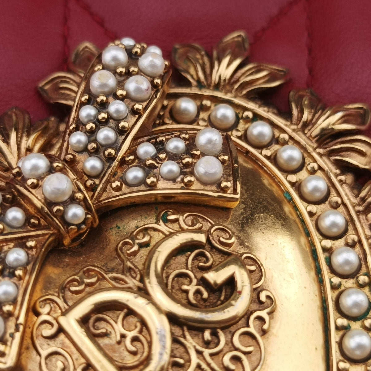 Pre-owned Dolce & Gabbana Devotion Red Leather  shoulderbag | stylenewstar