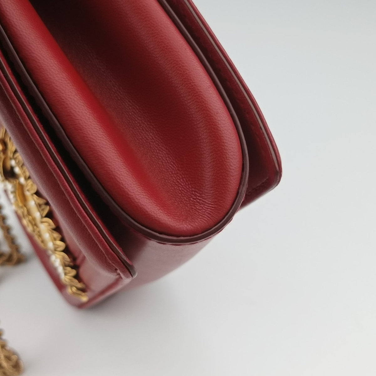 Pre-owned Dolce & Gabbana Devotion Red Leather  shoulderbag | stylenewstar