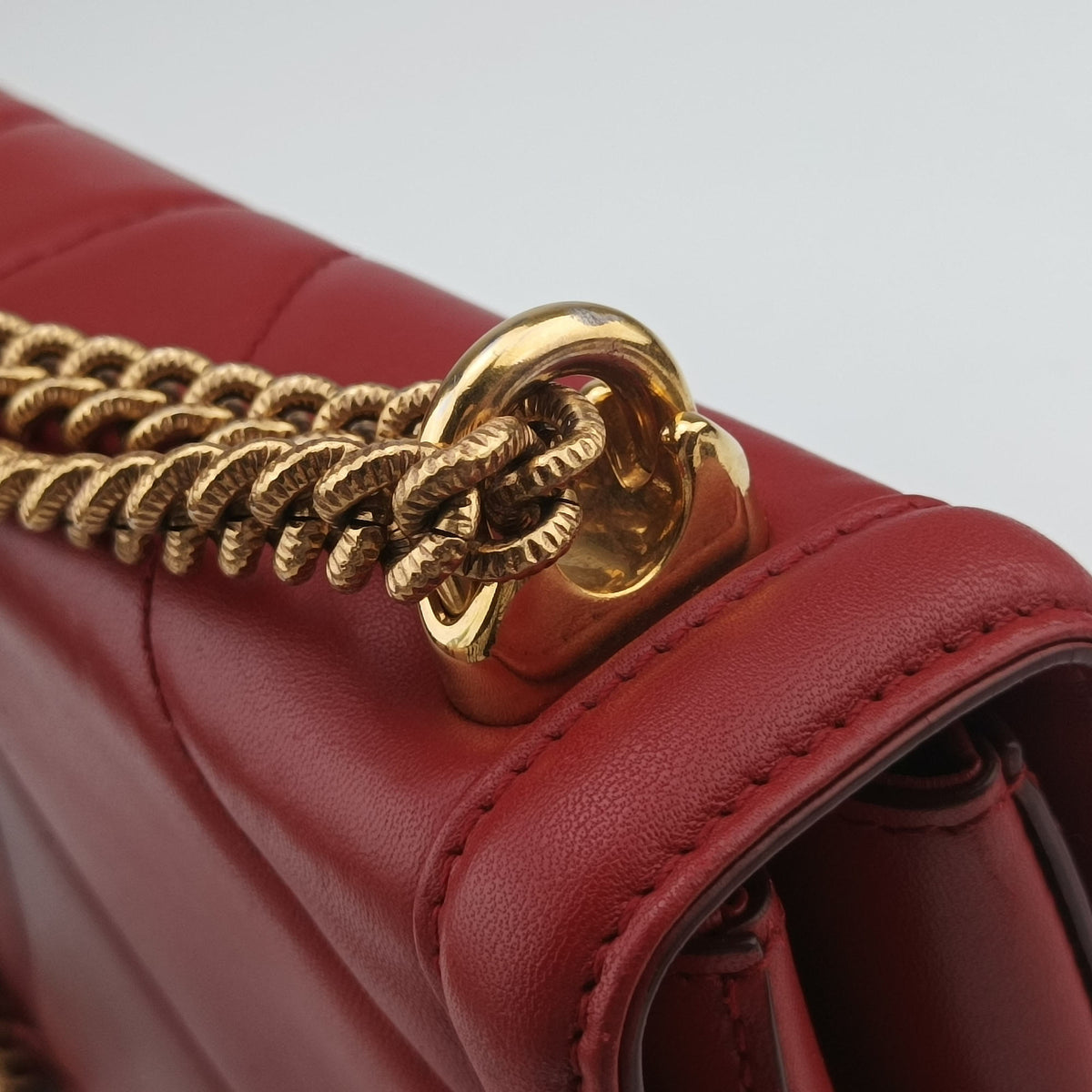 Pre-owned Dolce & Gabbana Devotion Red Leather  shoulderbag | stylenewstar
