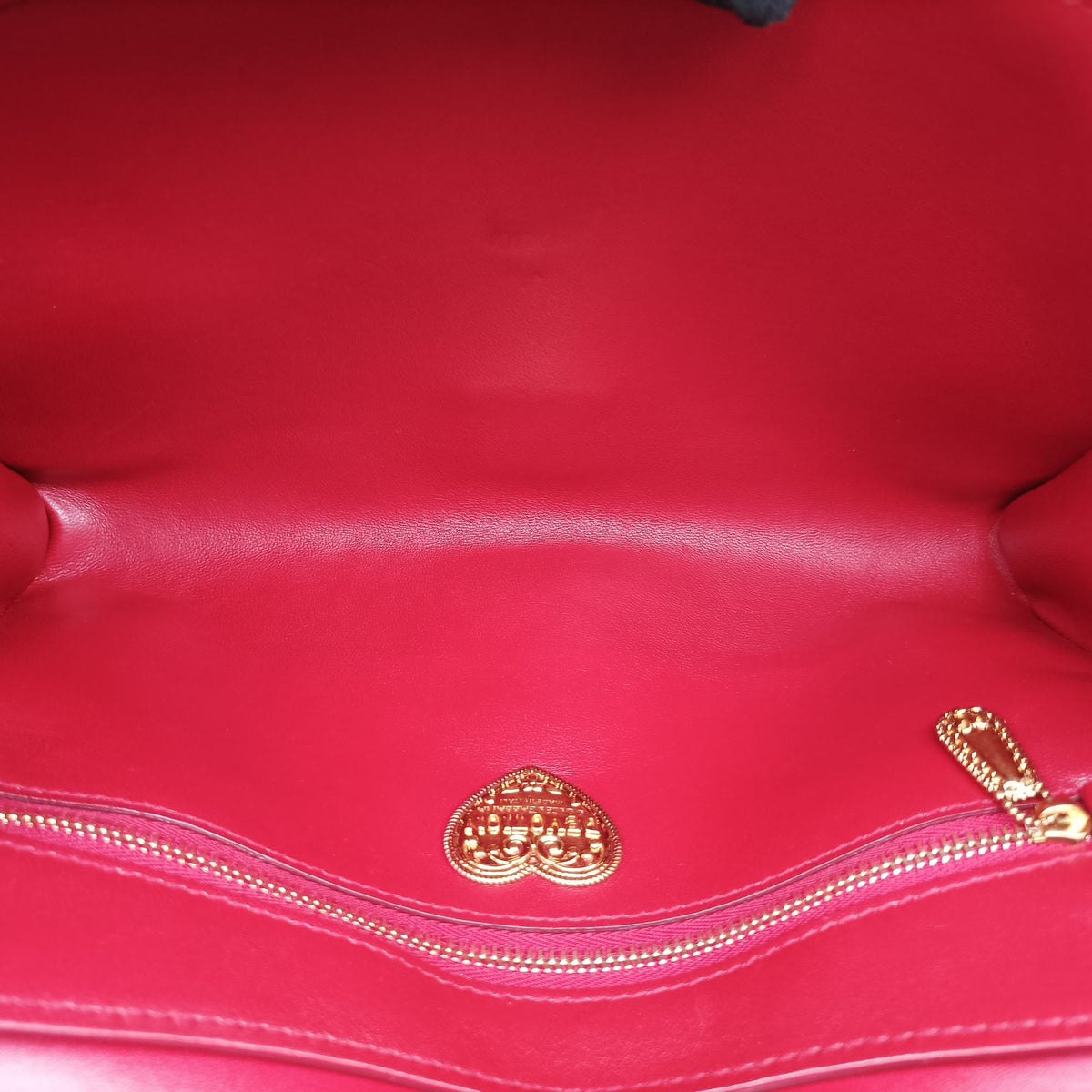 Pre-owned Dolce & Gabbana Devotion Red Leather  shoulderbag | stylenewstar