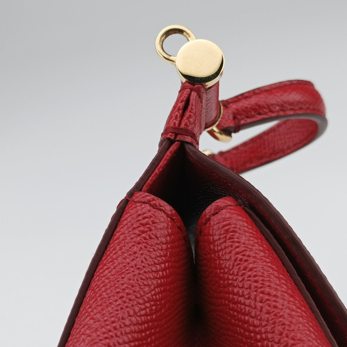 Pre-owned Dolce & Gabbana SICILY Red Leather  shoulderbag | stylenewstar