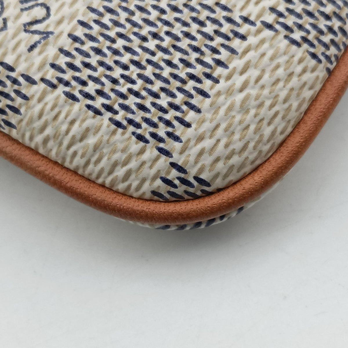 Secondhand Louis Vuitton Pochette Mila MM AZUR Damier Canvas N60027 handbag | stylenewstar