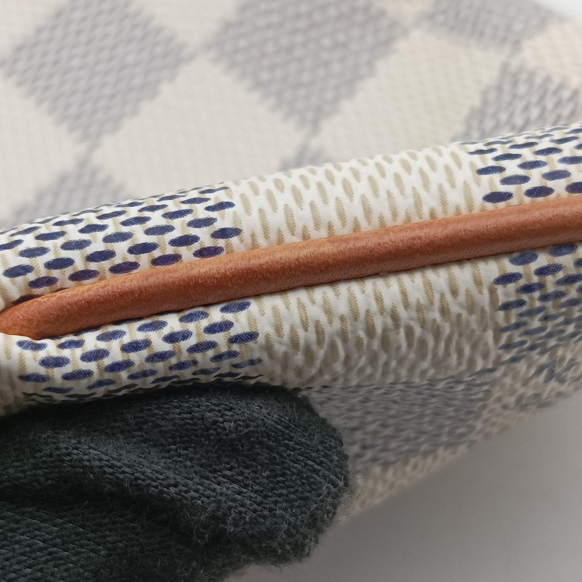 Secondhand Louis Vuitton Pochette Mila MM AZUR Damier Canvas N60027 handbag | stylenewstar