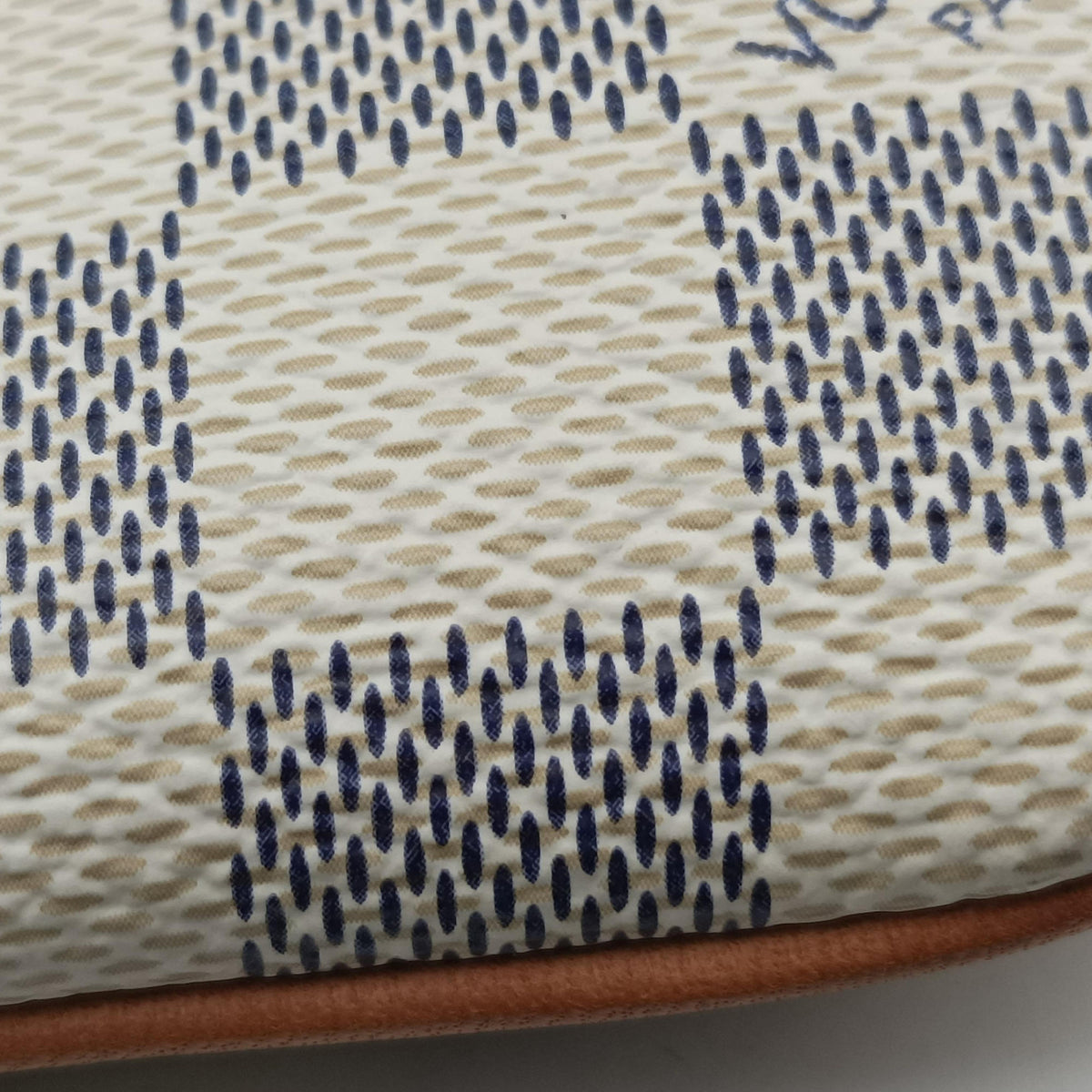 Secondhand Louis Vuitton Pochette Mila MM AZUR Damier Canvas N60027 handbag | stylenewstar