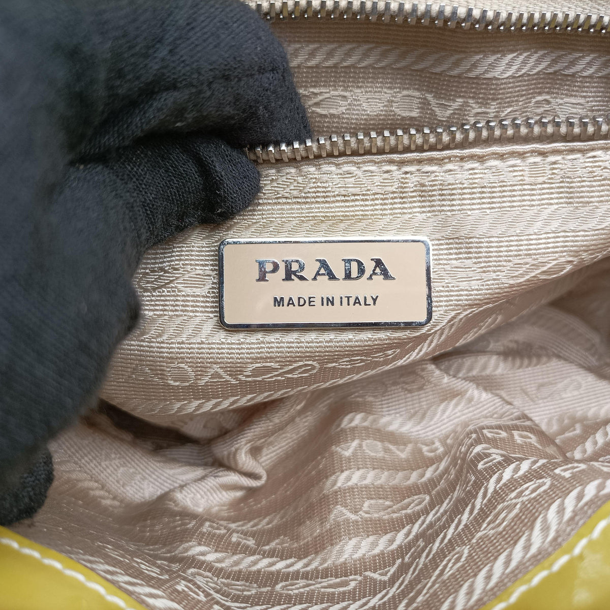 Pre-owned Prada pocket White nylon×Patent 1BD295 shoulderbag | stylenewstar