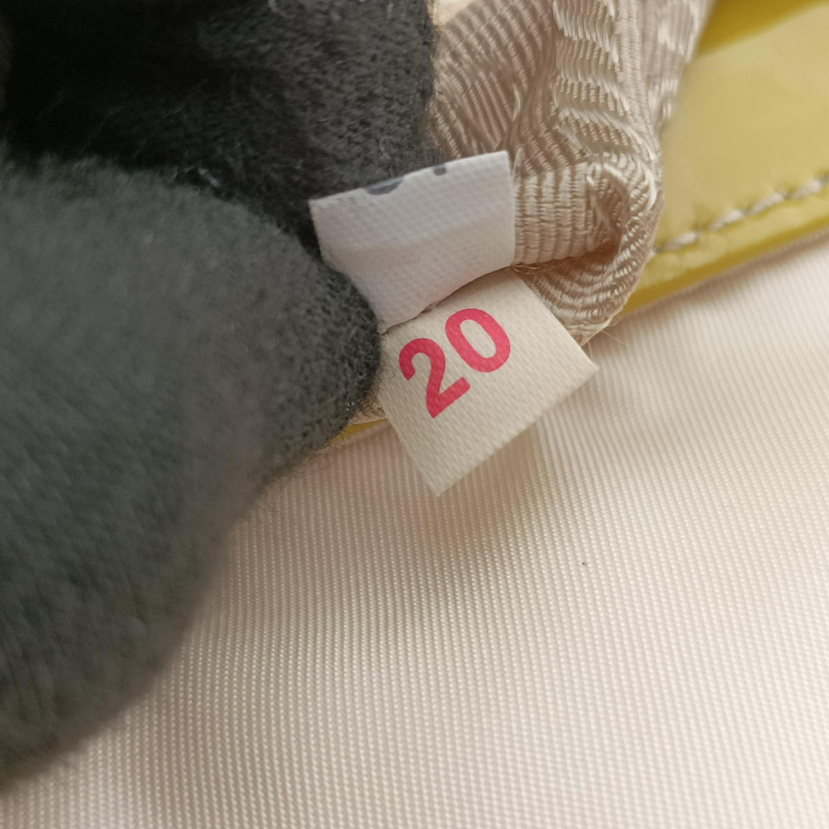 Pre-owned Prada pocket White nylon×Patent 1BD295 shoulderbag | stylenewstar