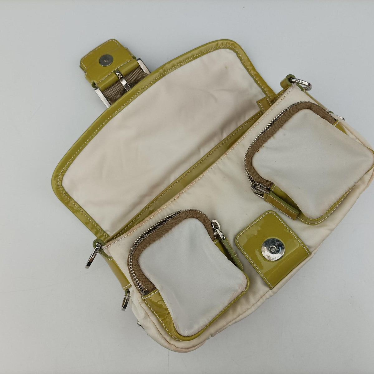 Pre-owned Prada pocket White nylon×Patent 1BD295 shoulderbag | stylenewstar