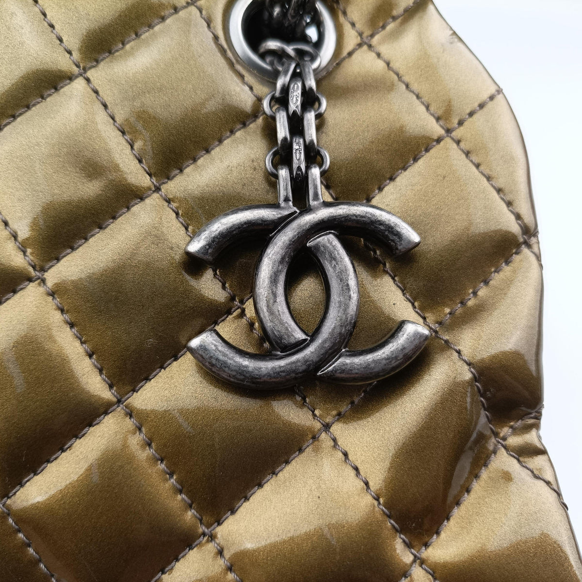 Vintage Chanel Mademoiselle Bowling Golden Patent A50557 shoulderbag | stylenewstar