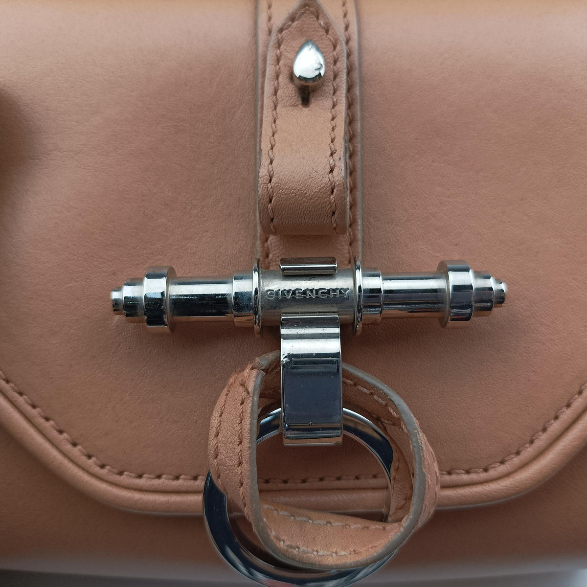 Pre-owned Givenchy Obsedia Camel Leather  shoulderbag | stylenewstar