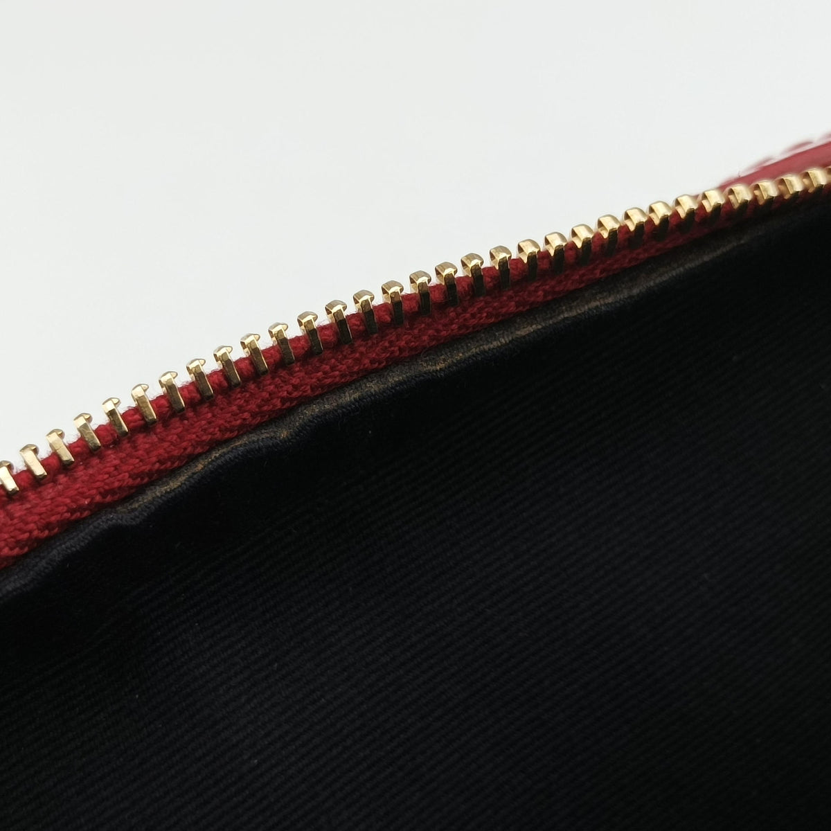 Pre-owned Yves Saint Laurent VICKY Red Patent Leather 557574 bum bag/waist bag | stylenewstar