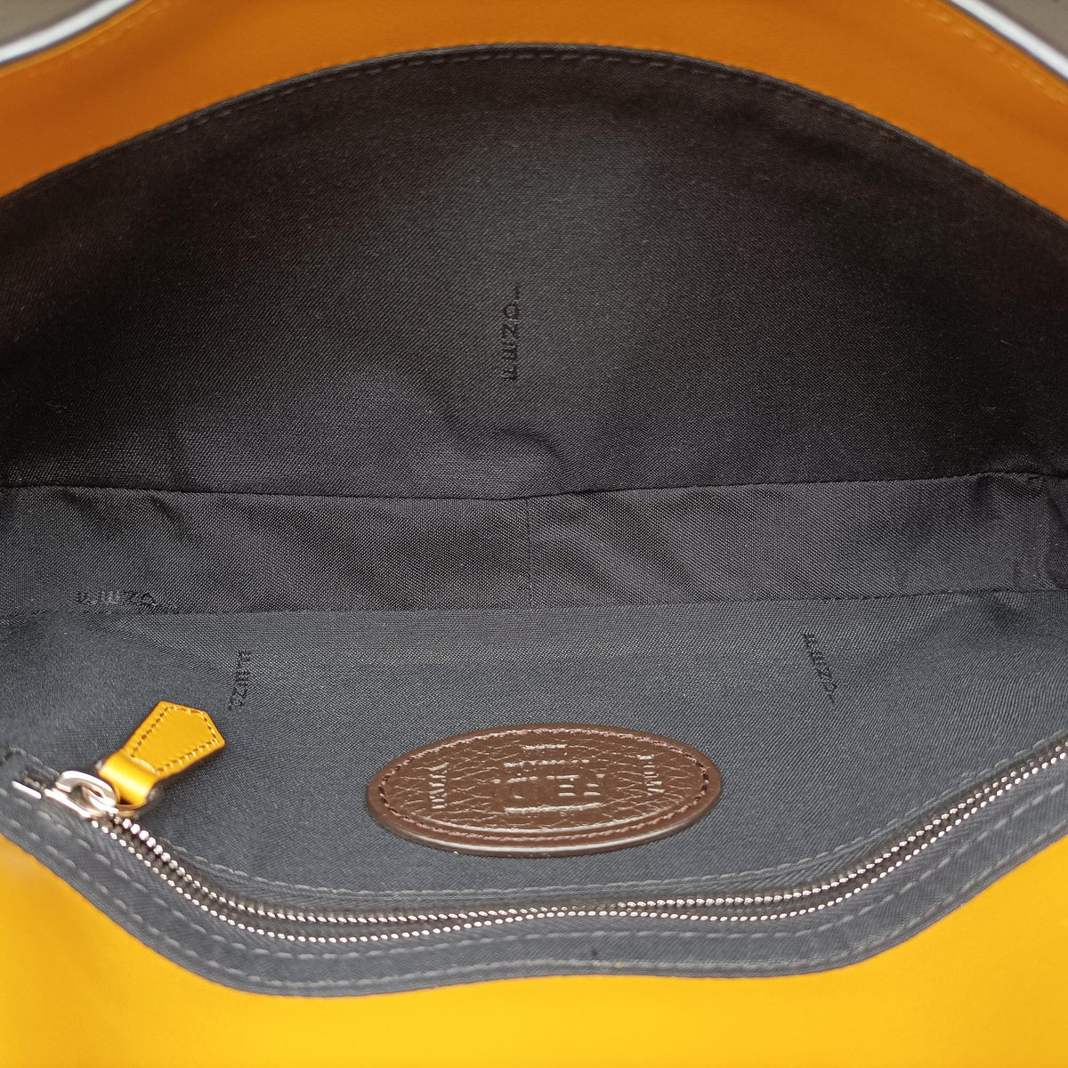 Secondhand Fendi Baguette Brown Leather 7VA472 shoulderbag | stylenewstar