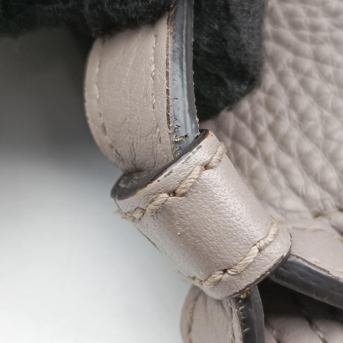 Pre-owned Gucci Bamboo Daily Grey Leather 370831 shoulderbag | stylenewstar