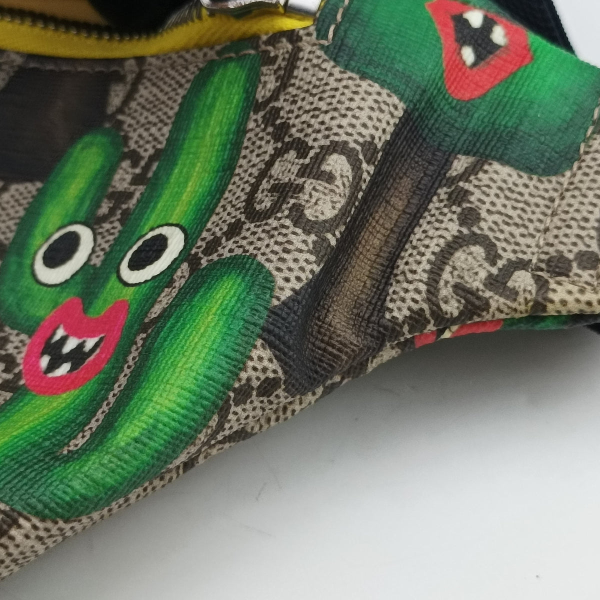Secondhand Gucci kids GG Supreme Beige× Multi PVC coated canvas 502095 bum bag/waist bag | stylenewstar