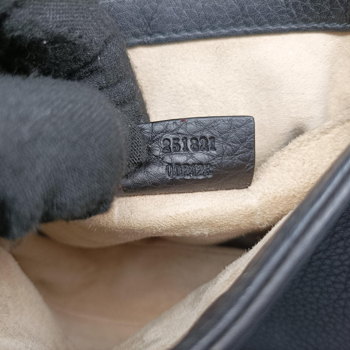 Pre-owned Gucci 1973 Double G Black Leather 251821 shoulderbag | stylenewstar