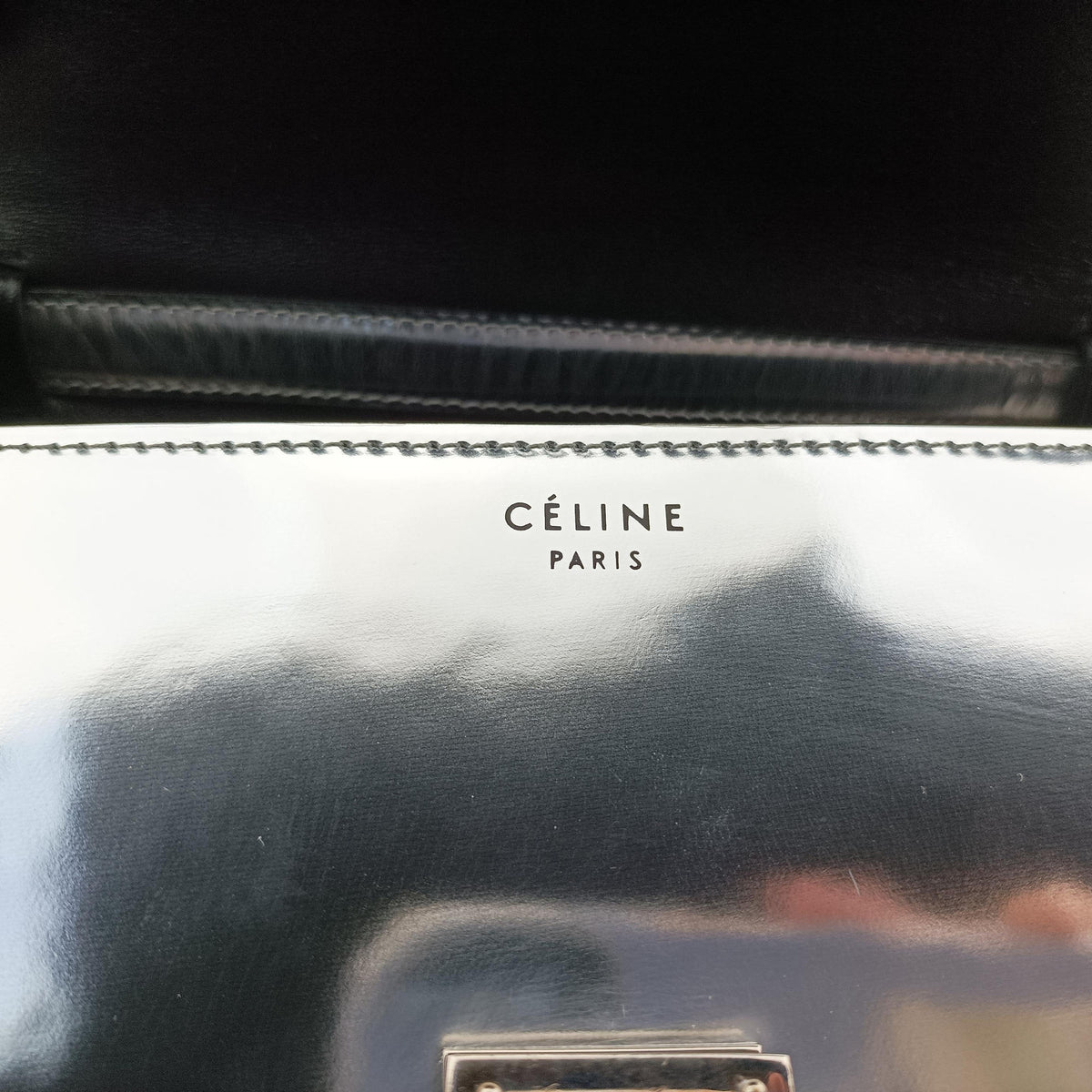 Pre-owned Celine Classic Box Silver Patent Leather  shoulderbag | stylenewstar