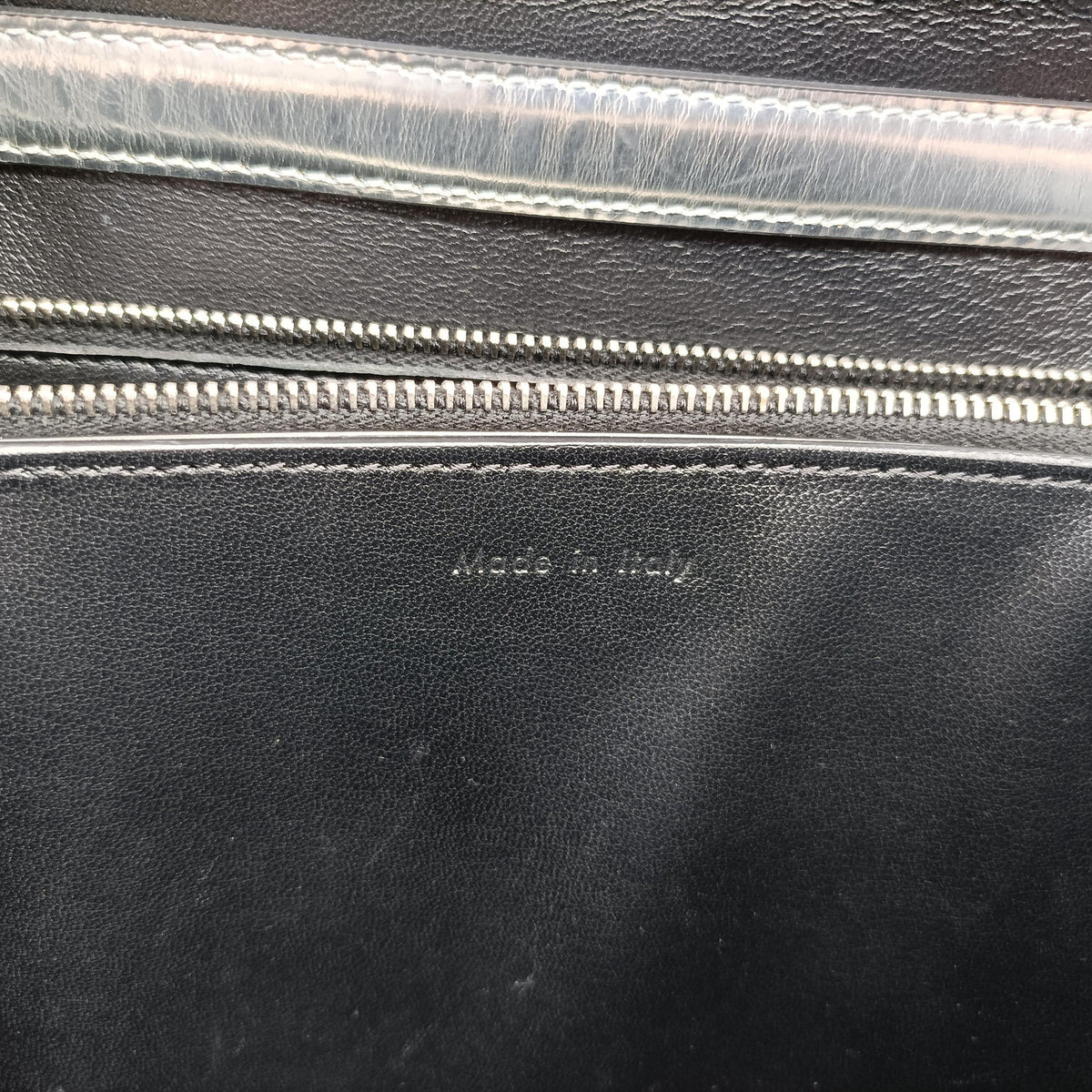 Pre-owned Celine Classic Box Silver Patent Leather  shoulderbag | stylenewstar
