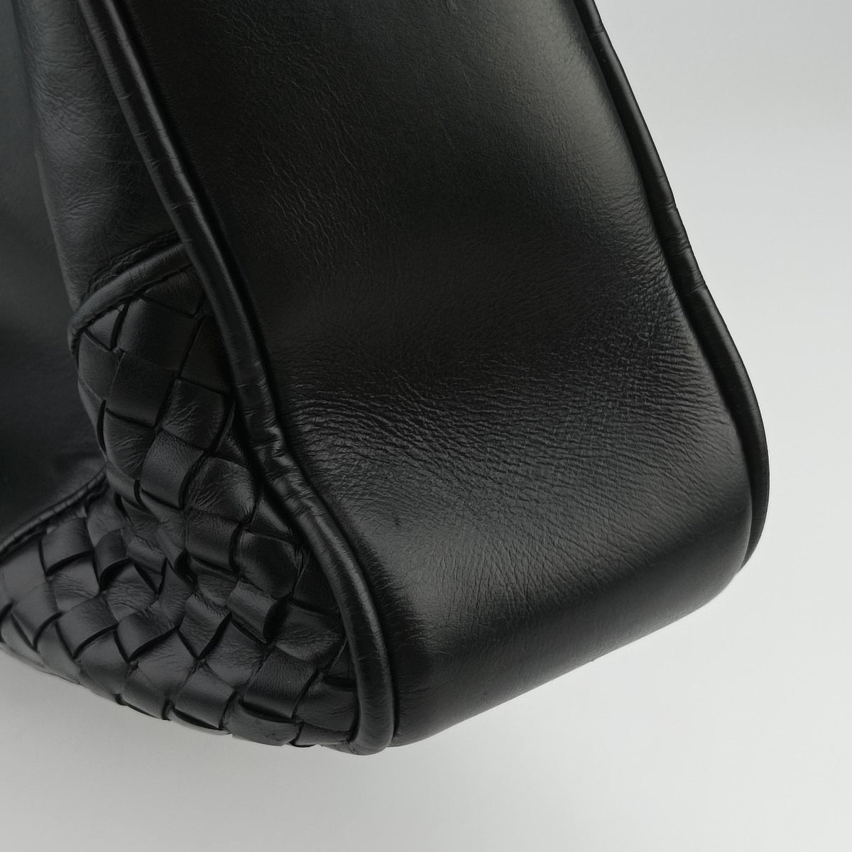 Pre-owned Bottega Veneta Intrecciato Black Lambskin  shoulderbag | stylenewstar