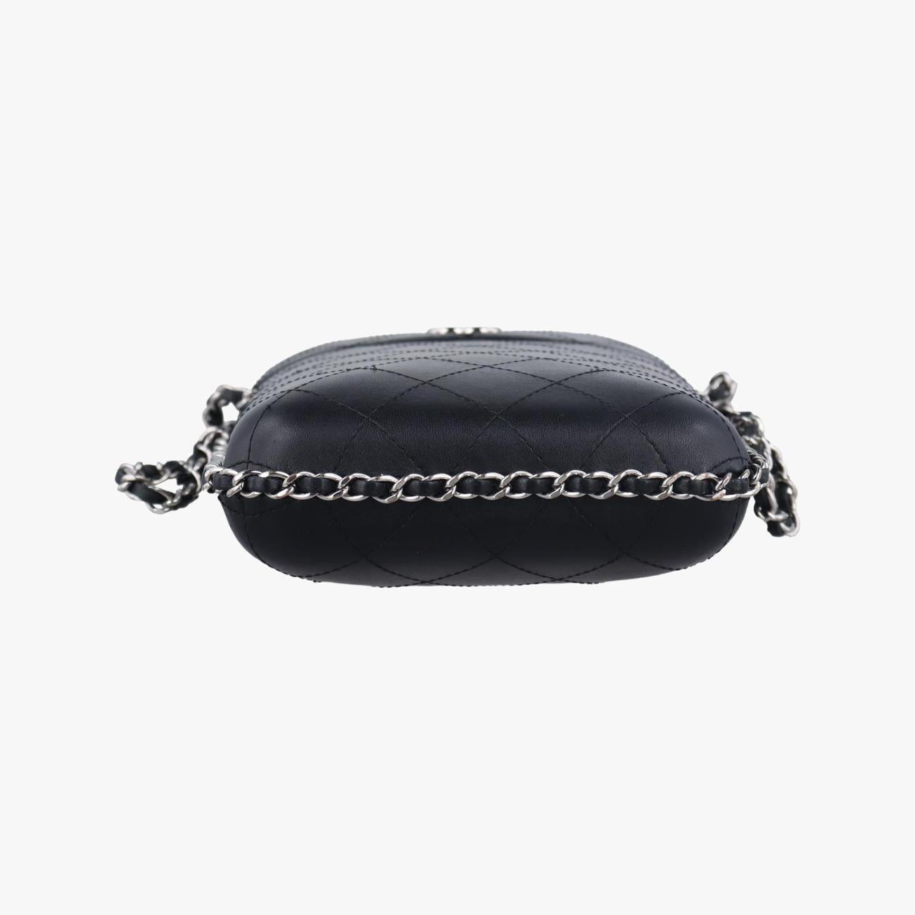 Secondhand Chanel Chanel CC  Phone Holder Black lambskin A94471 crossbodybag | stylenewstar