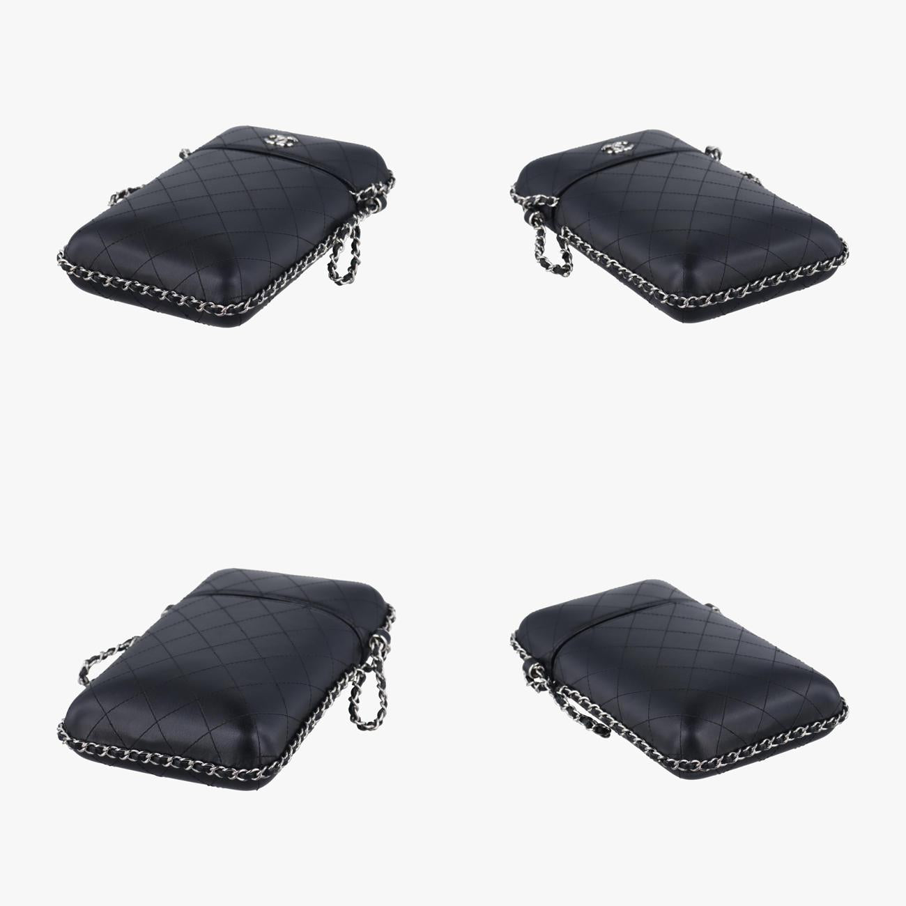 Secondhand Chanel Chanel CC  Phone Holder Black lambskin A94471 crossbodybag | stylenewstar