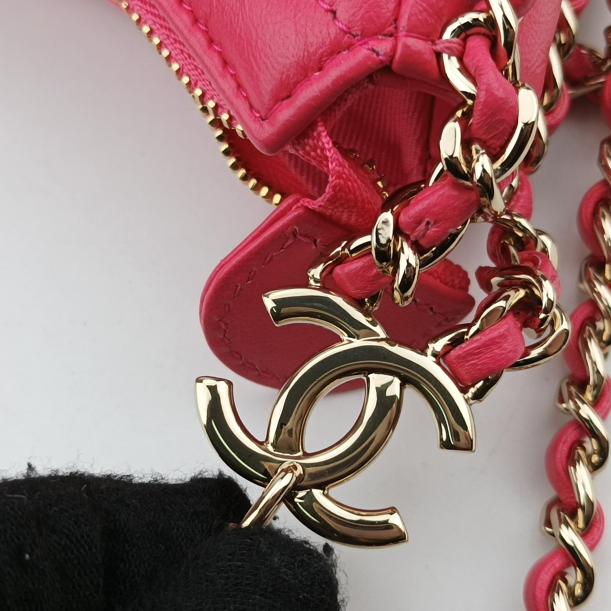 Pre-owned Chanel Around Hobo Matelasse Rose lambskin AS3917 crossbodybag | stylenewstar