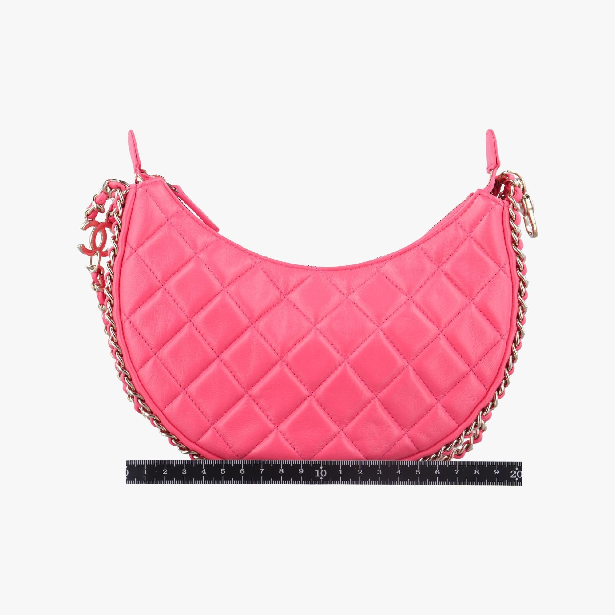 Pre-owned Chanel Around Hobo Matelasse Rose lambskin AS3917 crossbodybag | stylenewstar