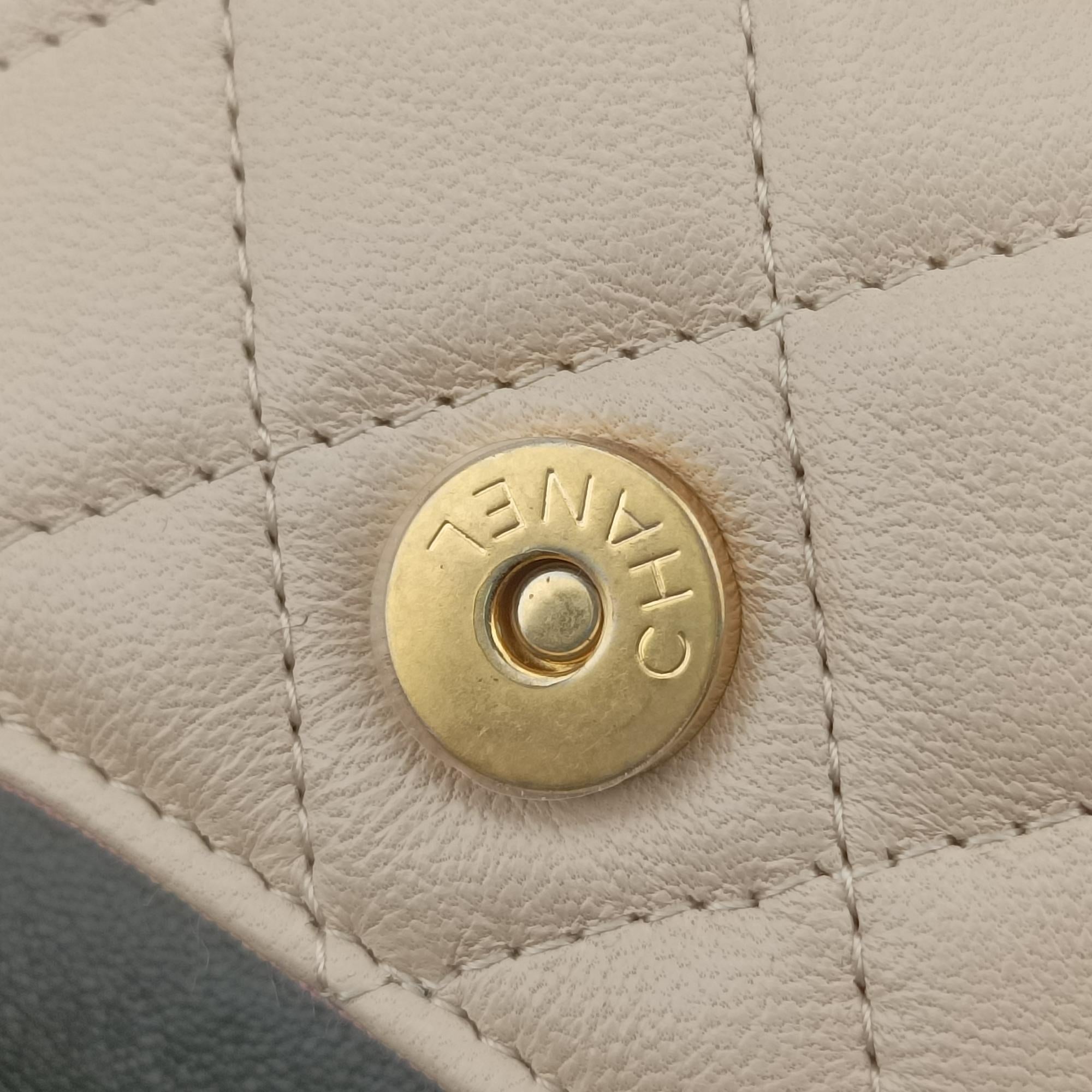 Pre-owned Chanel Bicolor matelasse Multicolour lambskin AP3249 bum bag/waist bag | stylenewstar