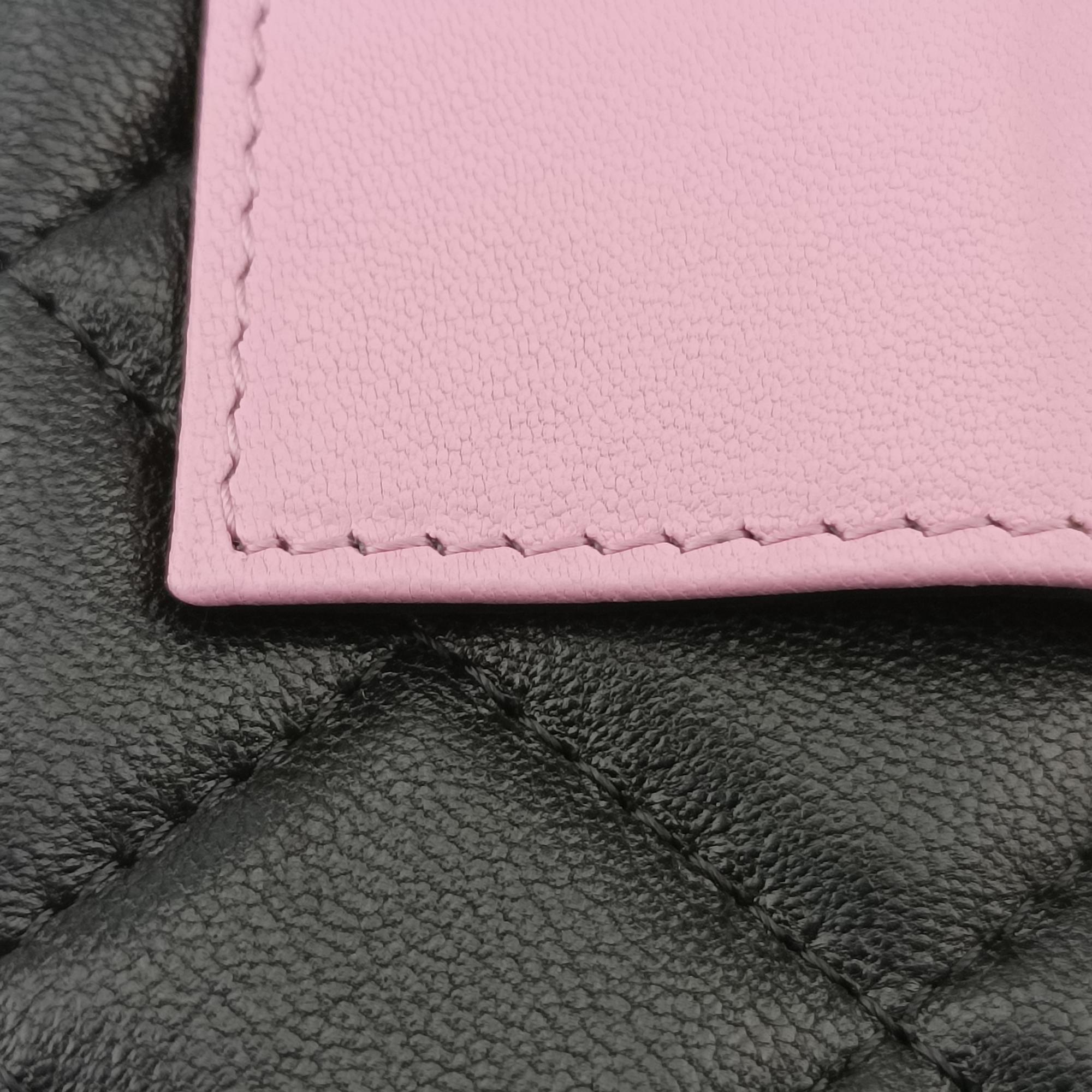 Pre-owned Chanel Bicolor matelasse Multicolour lambskin AP3249 bum bag/waist bag | stylenewstar