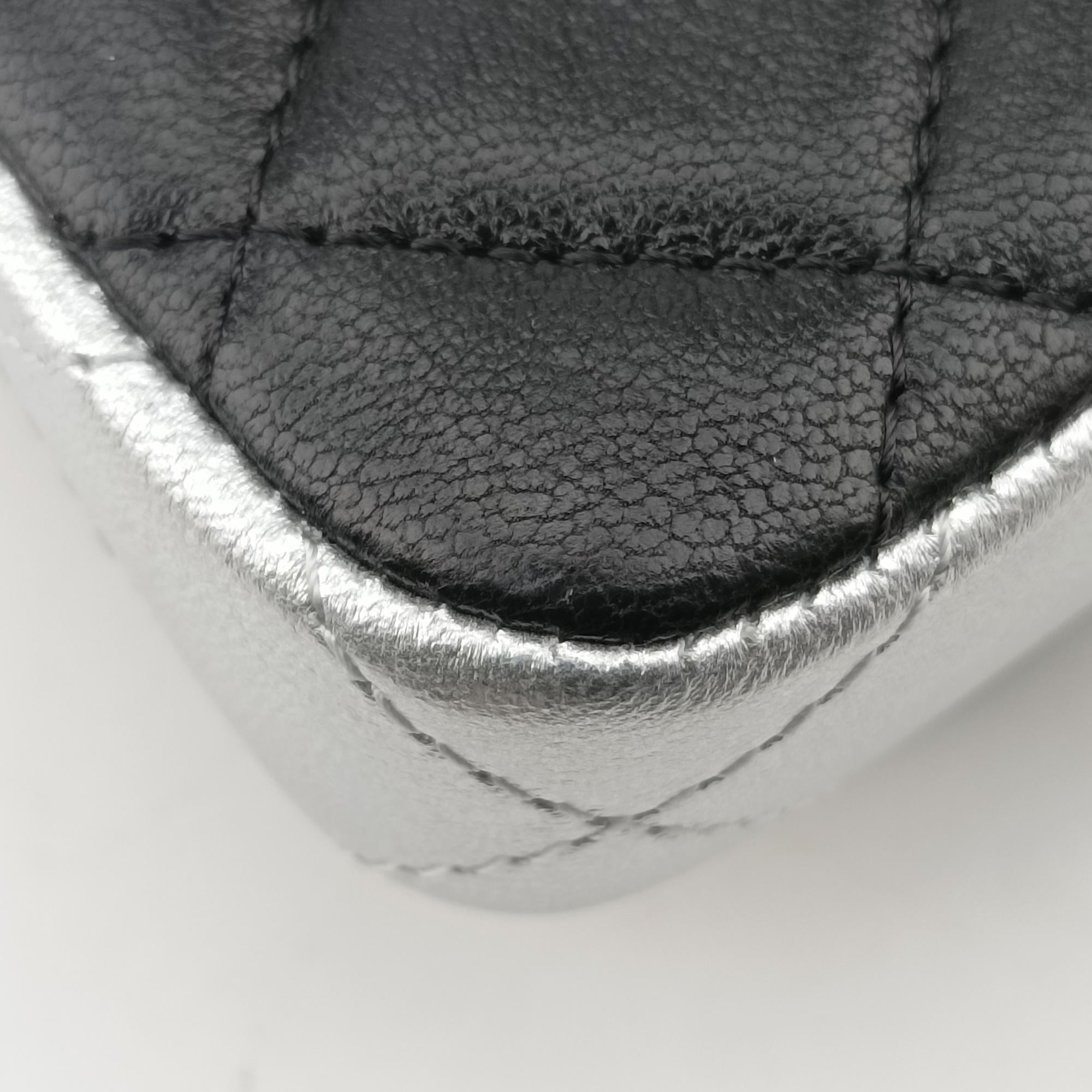 Pre-owned Chanel Bicolor matelasse Multicolour lambskin AP3249 bum bag/waist bag | stylenewstar