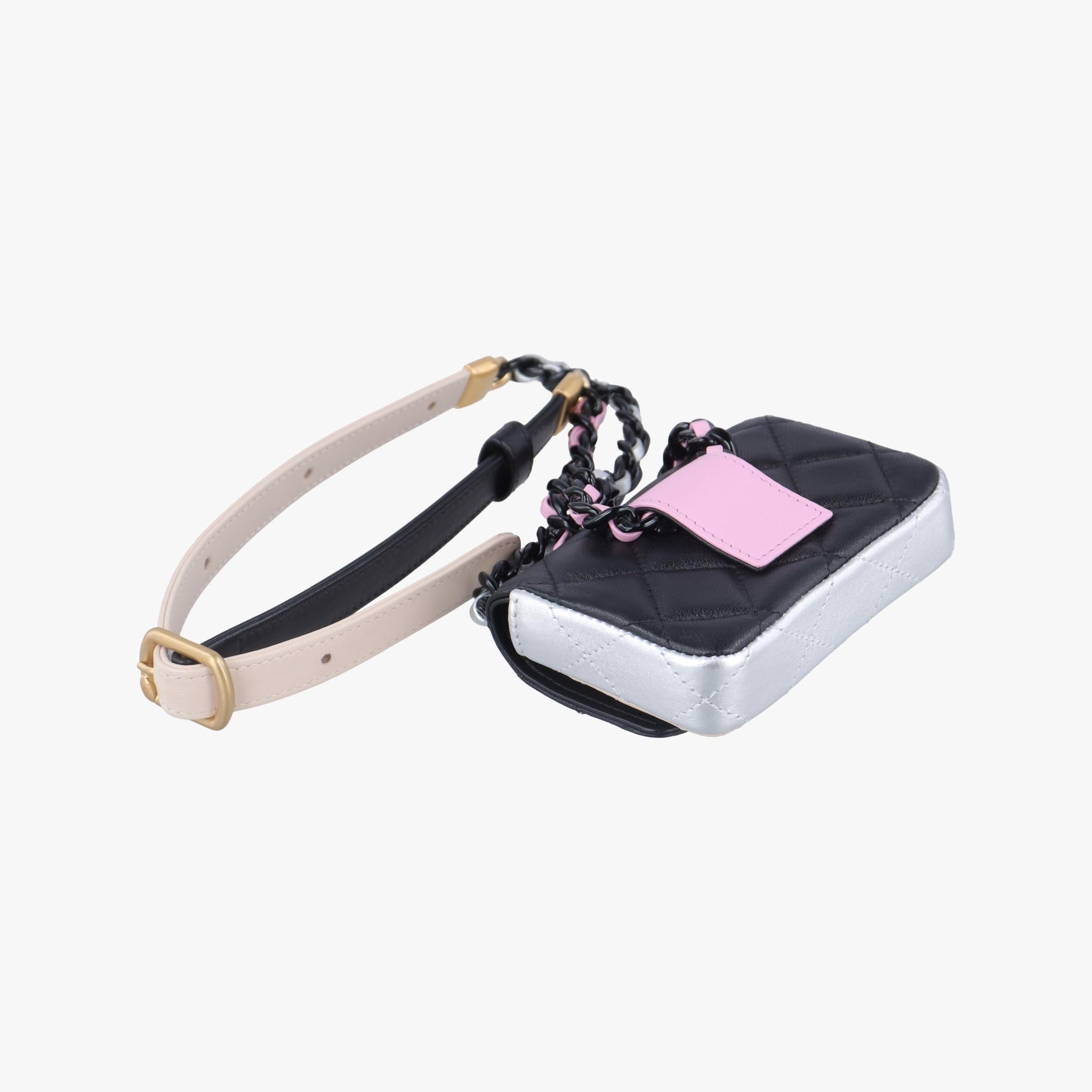 Pre-owned Chanel Bicolor matelasse Multicolour lambskin AP3249 bum bag/waist bag | stylenewstar