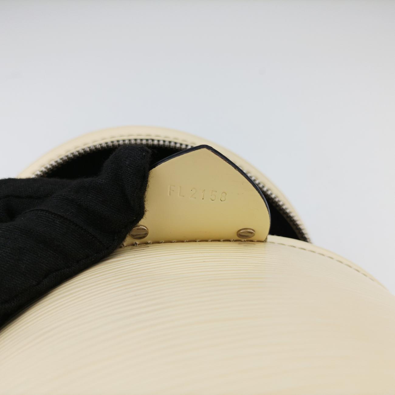 Pre-owned Louis Vuitton CANNES VANILLE Epi  shoulderbag | stylenewstar
