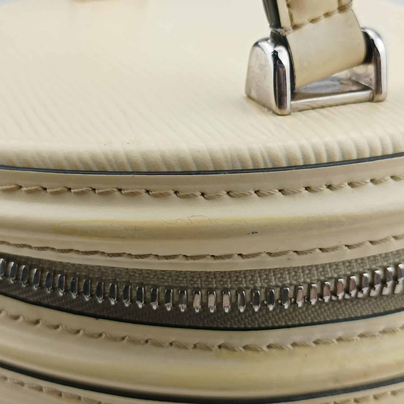 Pre-owned Louis Vuitton CANNES VANILLE Epi  shoulderbag | stylenewstar