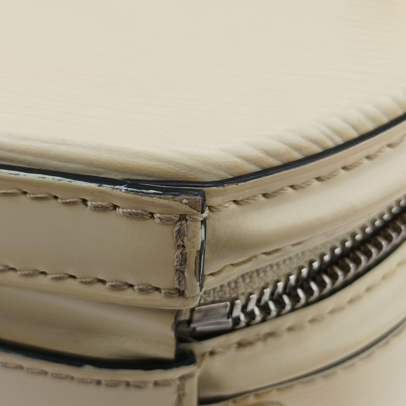 Pre-owned Louis Vuitton CANNES VANILLE Epi  shoulderbag | stylenewstar