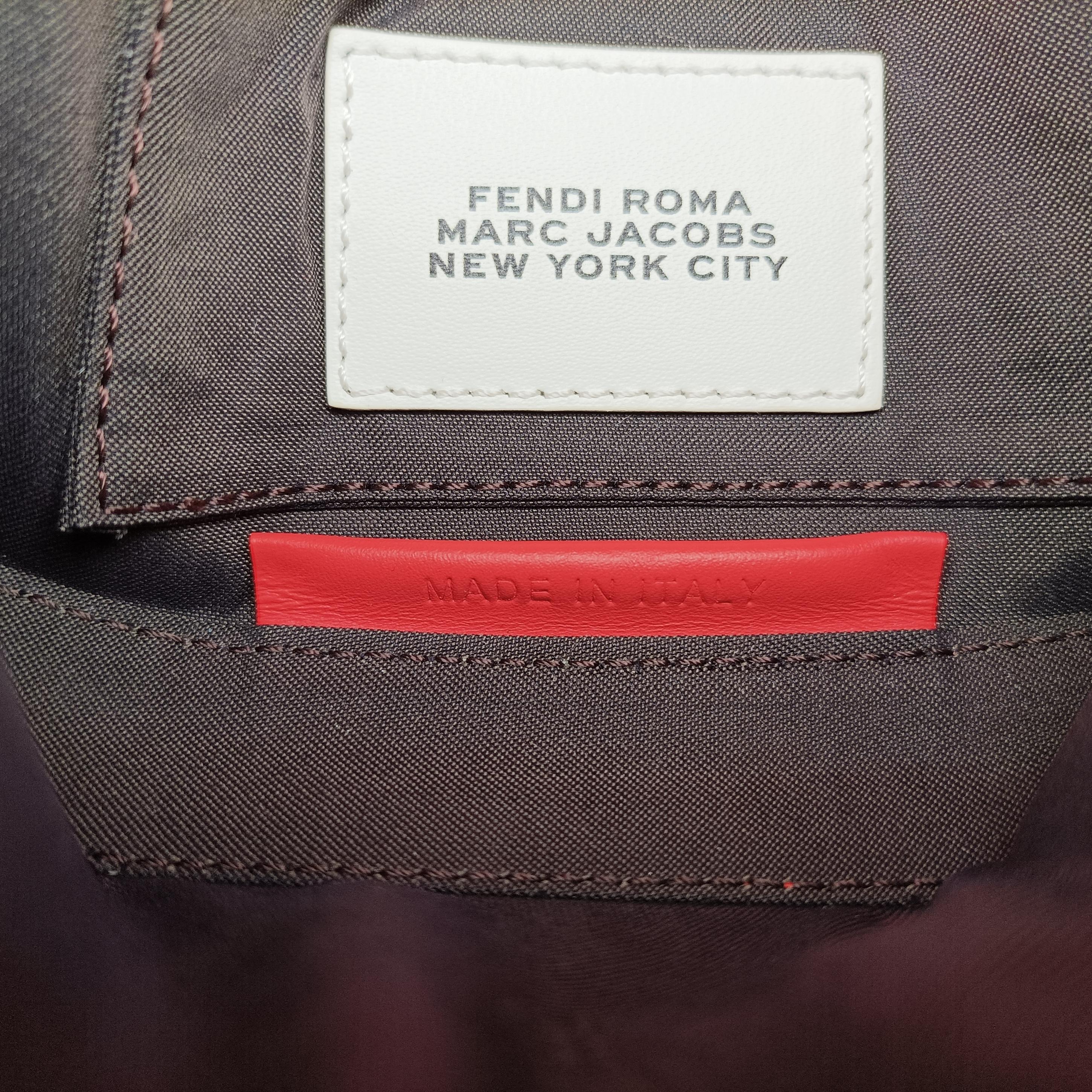 Pre-owned Fendi BAGUETTE Red×white Leather 7AS142 shoulderbag | stylenewstar