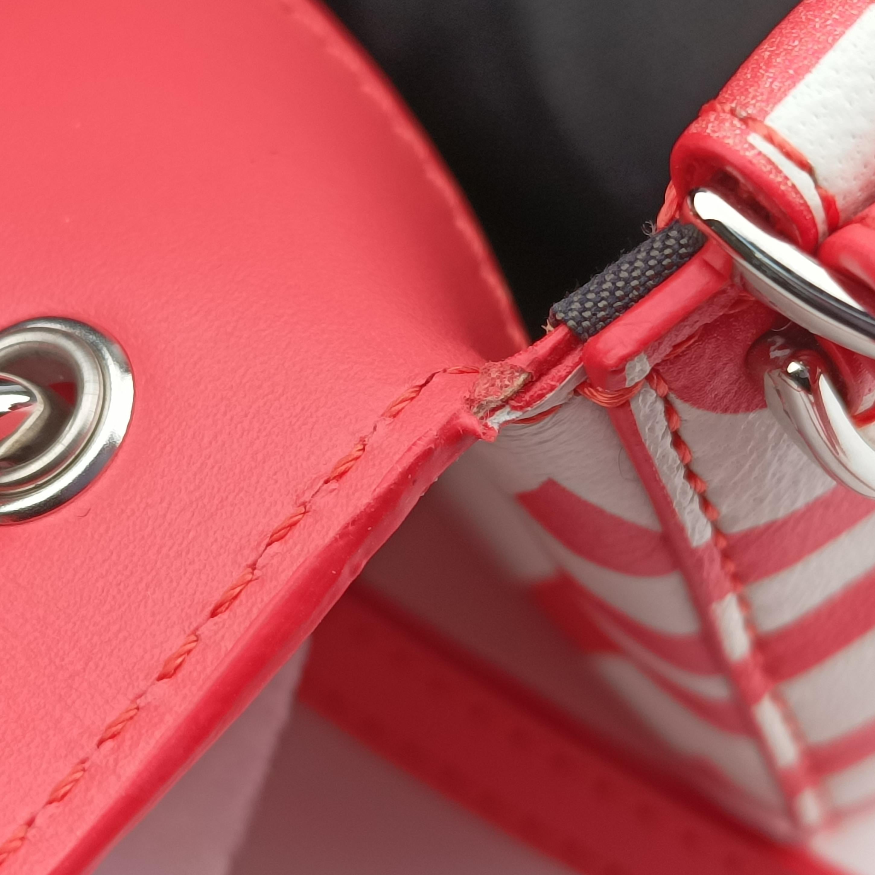 Pre-owned Fendi BAGUETTE Red×white Leather 7AS142 shoulderbag | stylenewstar