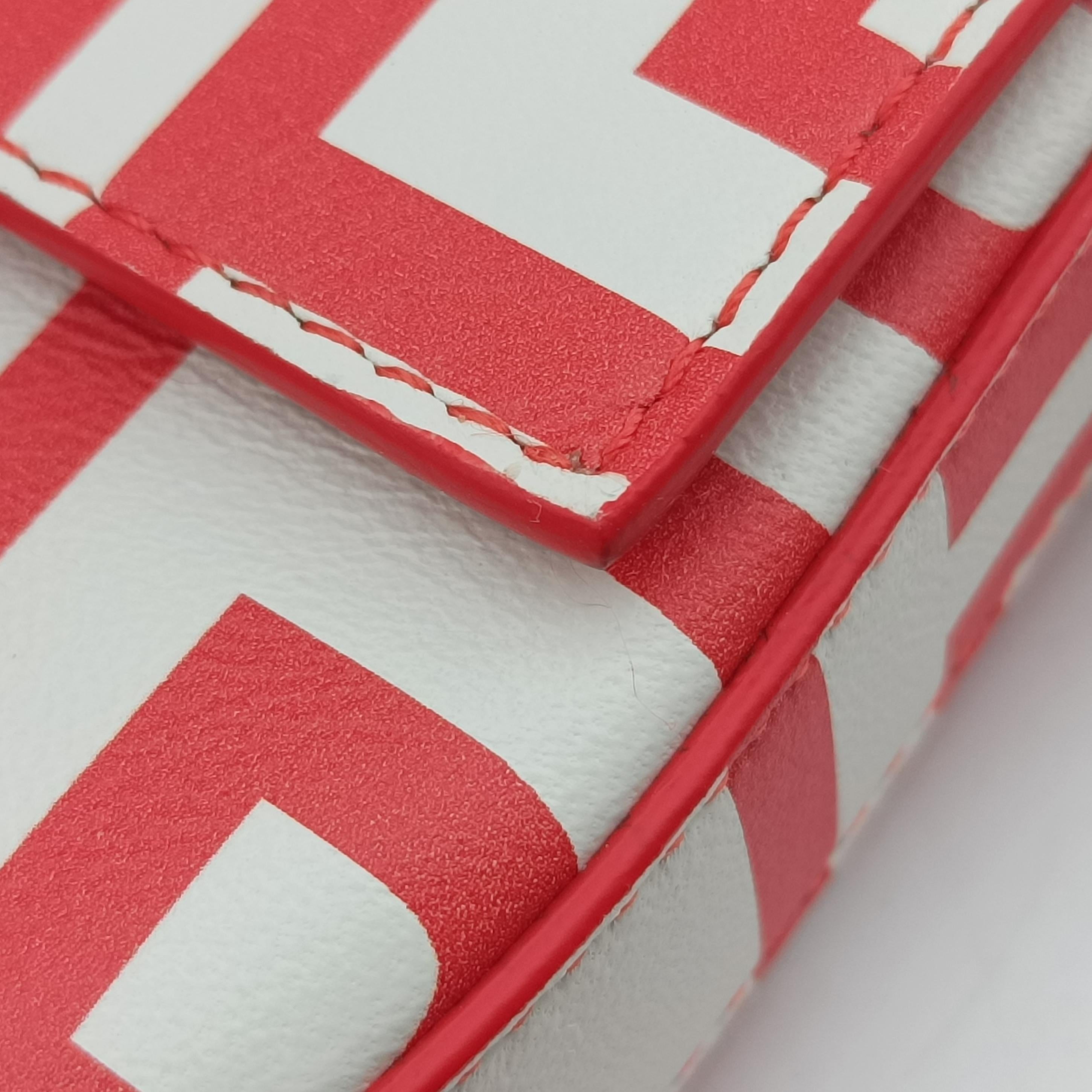 Pre-owned Fendi BAGUETTE Red×white Leather 7AS142 shoulderbag | stylenewstar