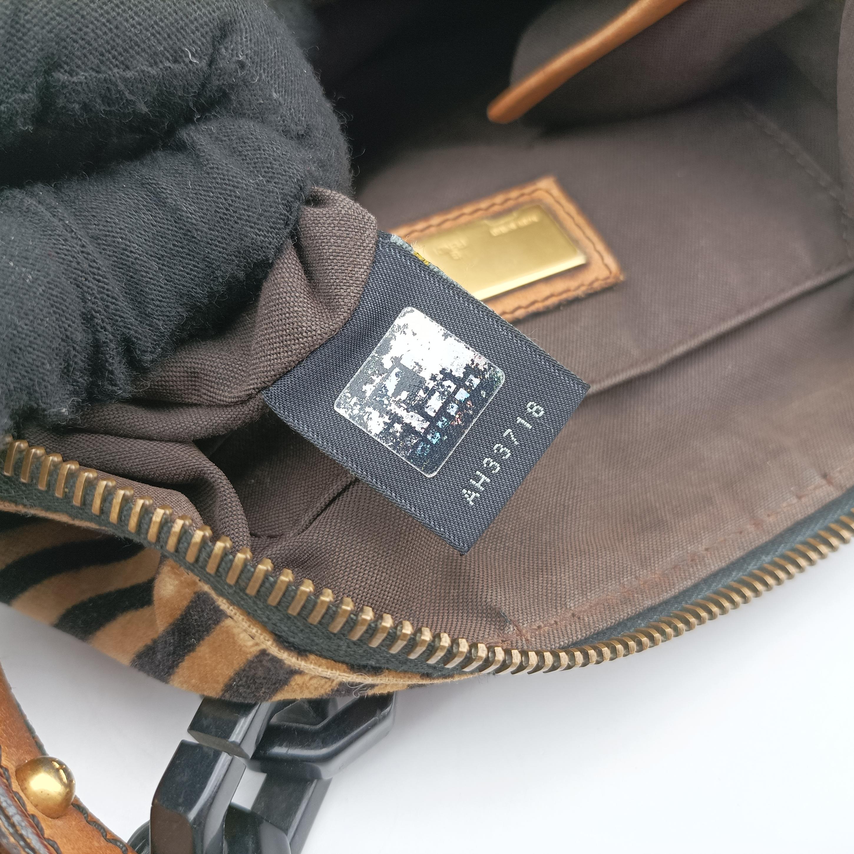 Secondhand Fendi Mamma Baguette Brown x Beige velour 8BR444 shoulderbag | stylenewstar