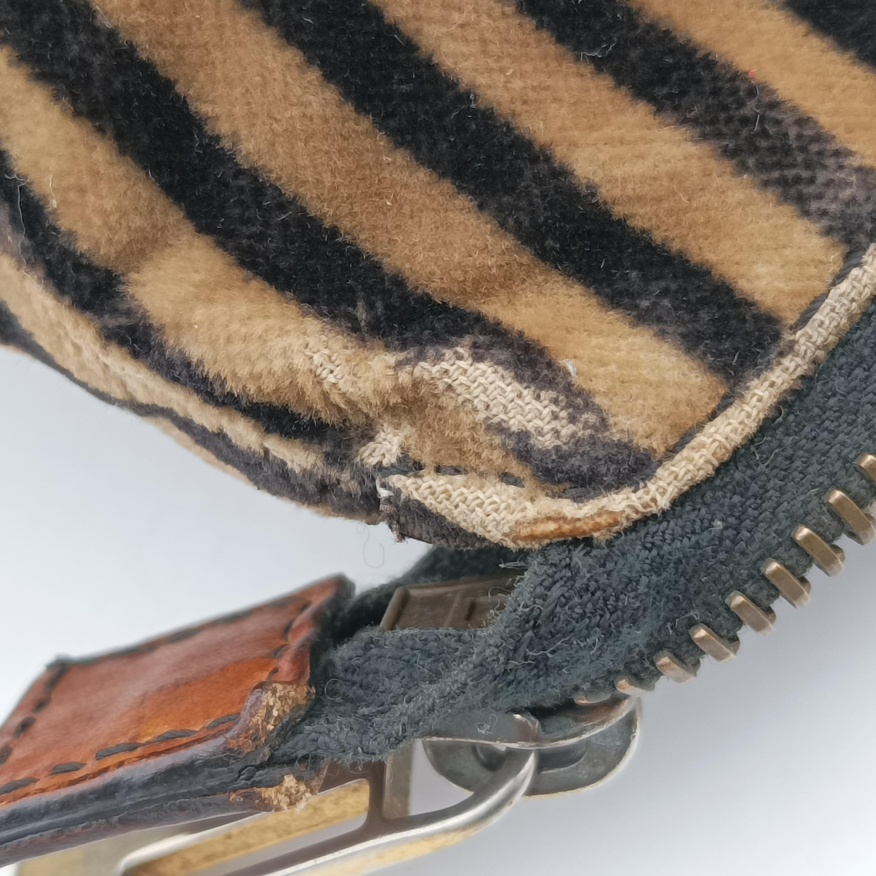 Secondhand Fendi Mamma Baguette Brown x Beige velour 8BR444 shoulderbag | stylenewstar