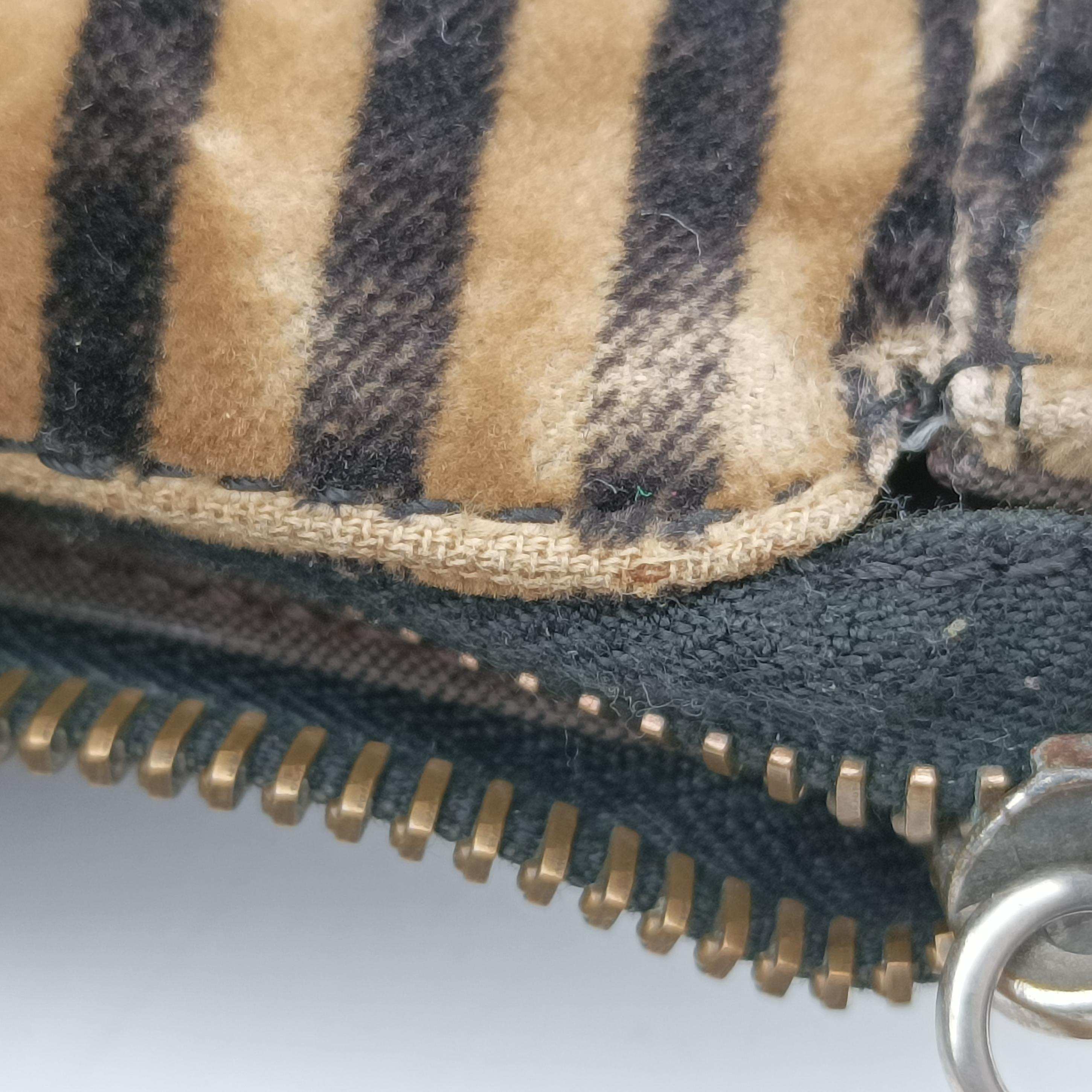 Secondhand Fendi Mamma Baguette Brown x Beige velour 8BR444 shoulderbag | stylenewstar