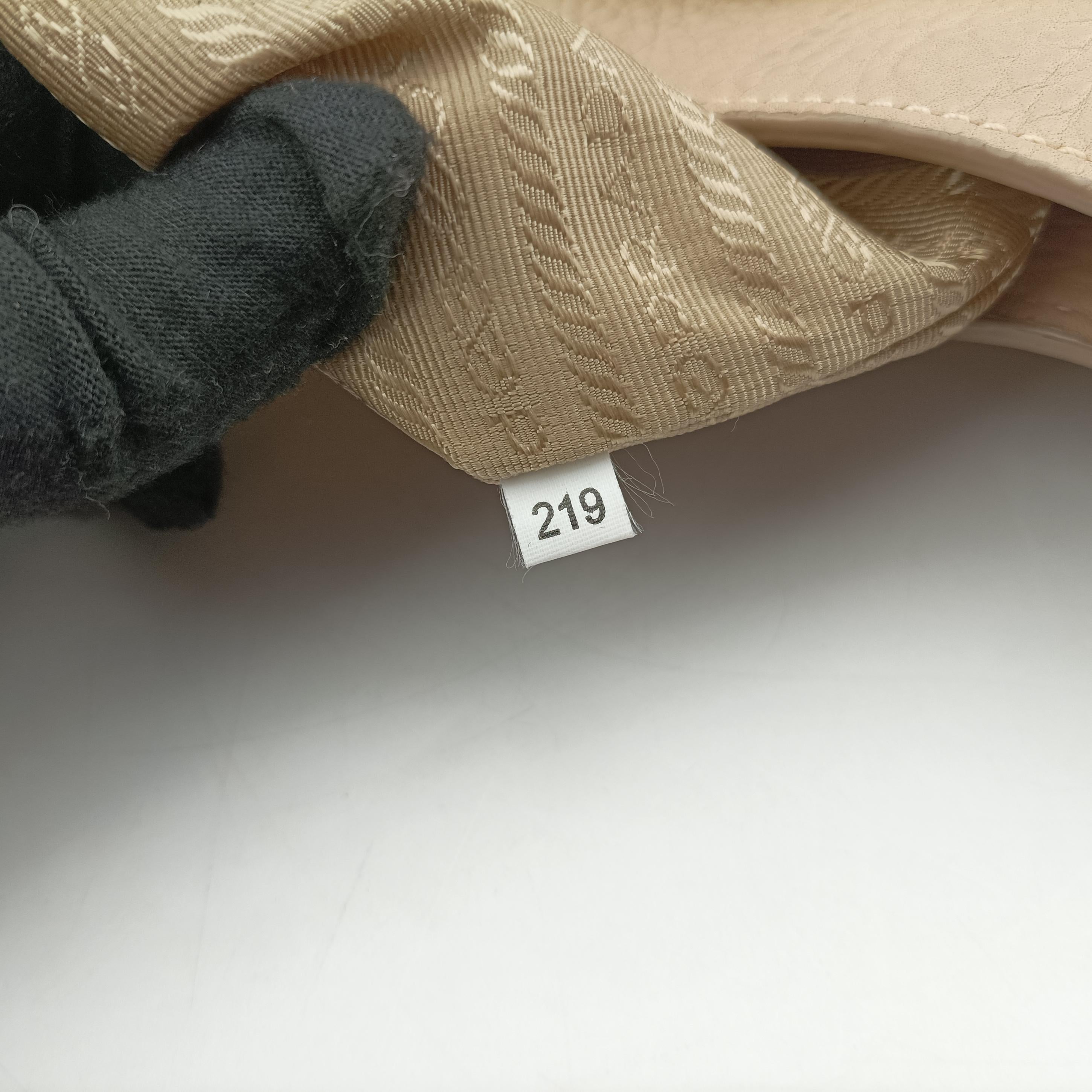 Secondhand Prada Vitello Beige leather  handbag | stylenewstar