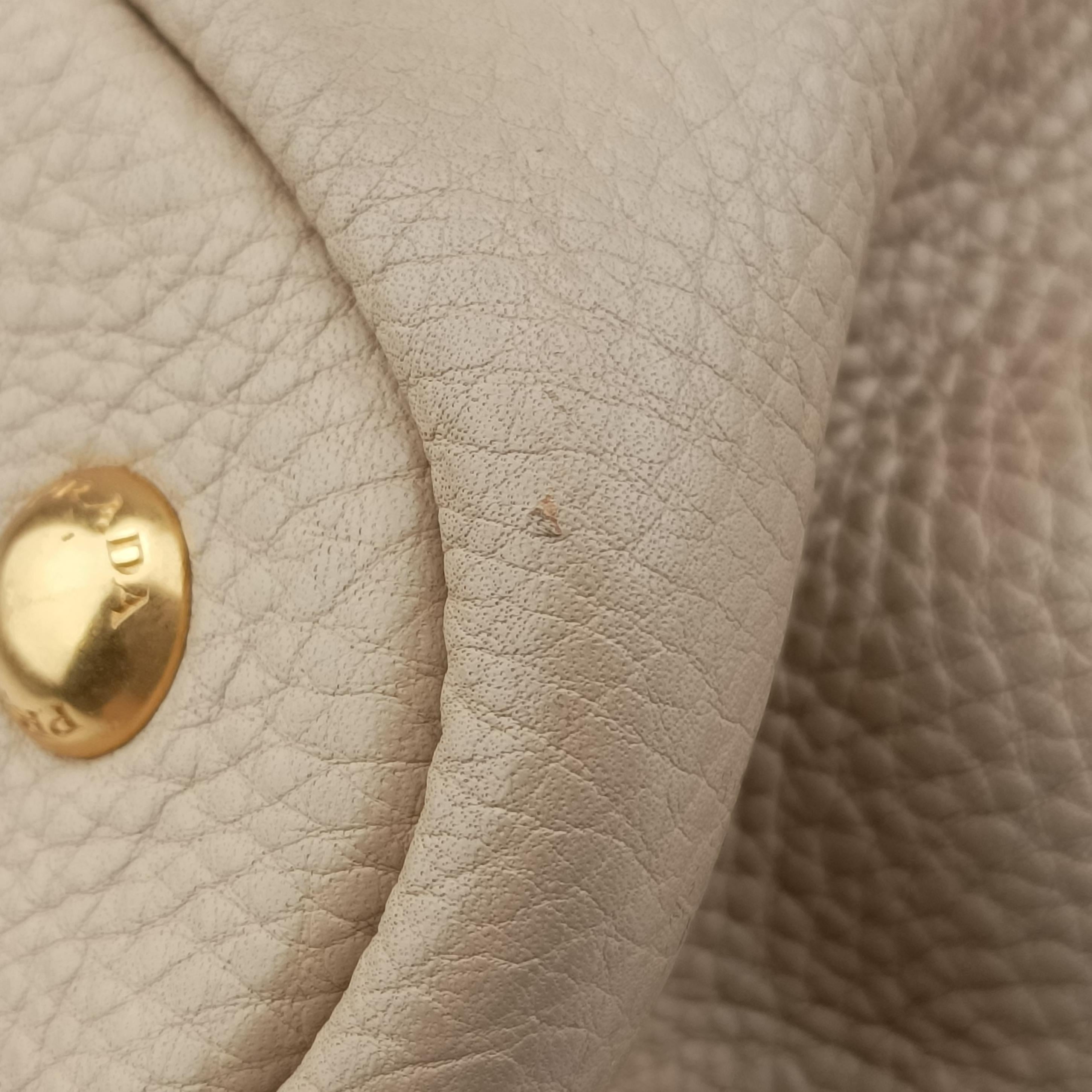 Secondhand Prada Vitello Beige leather  handbag | stylenewstar