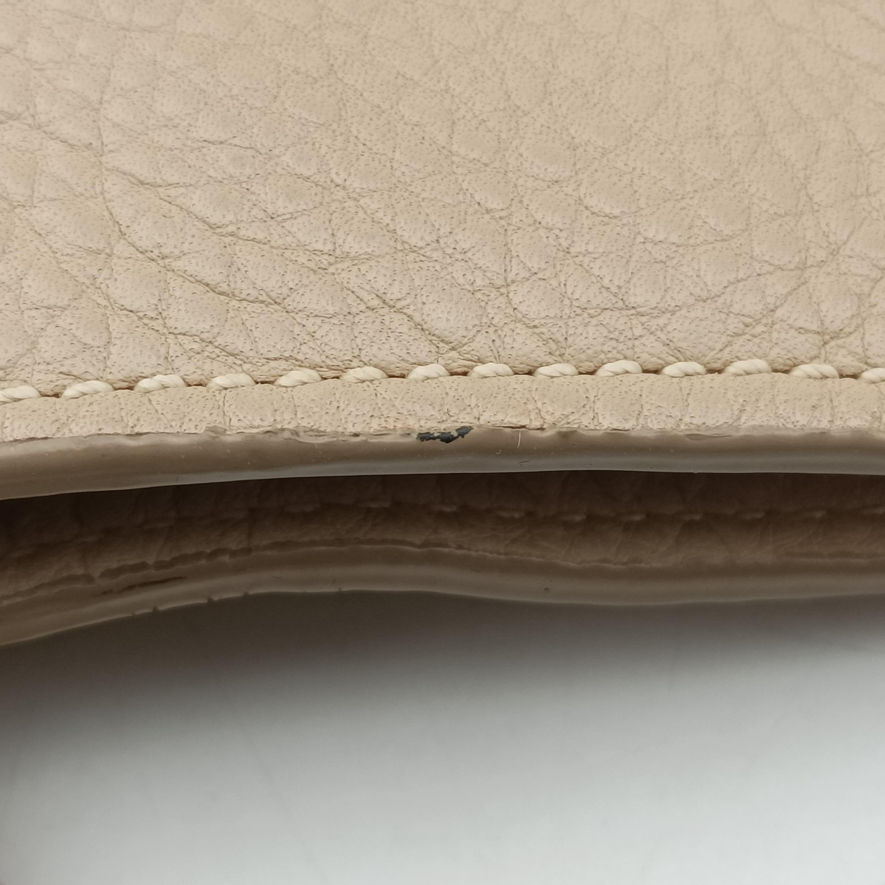 Secondhand Prada Vitello Beige leather  handbag | stylenewstar