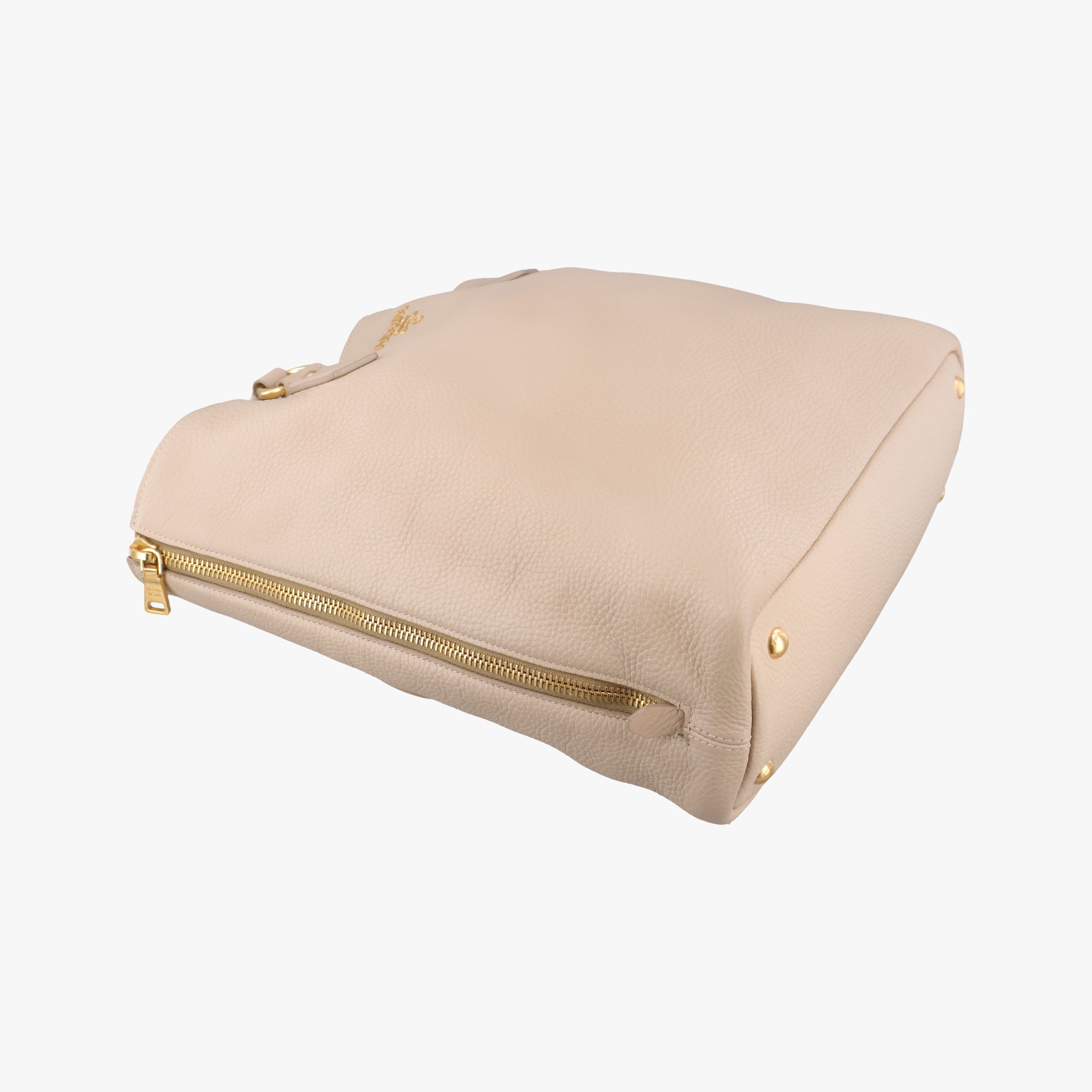 Secondhand Prada Vitello Beige leather  handbag | stylenewstar