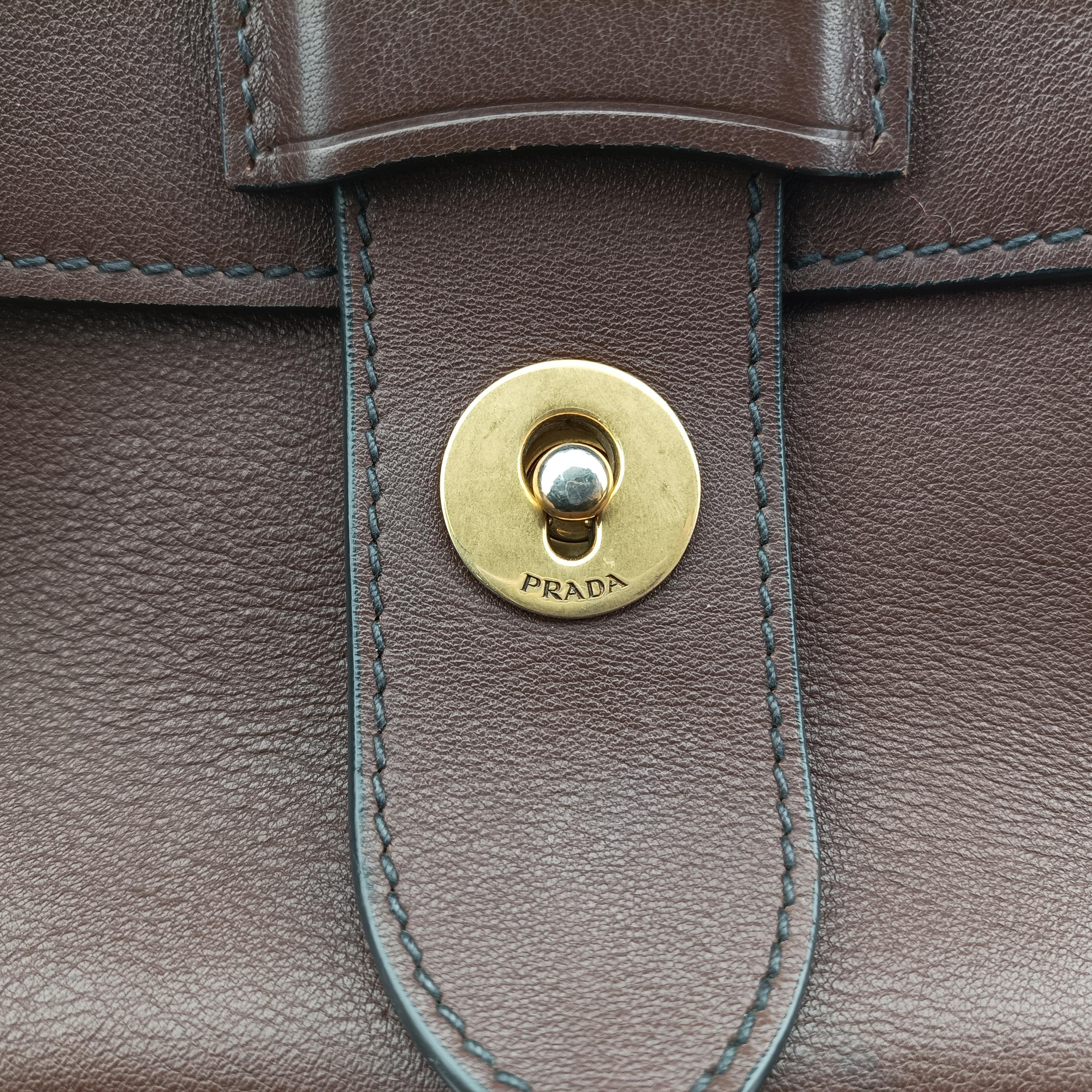Secondhand Prada Vitello Daino Messenger Brown leather  shoulderbag | stylenewstar
