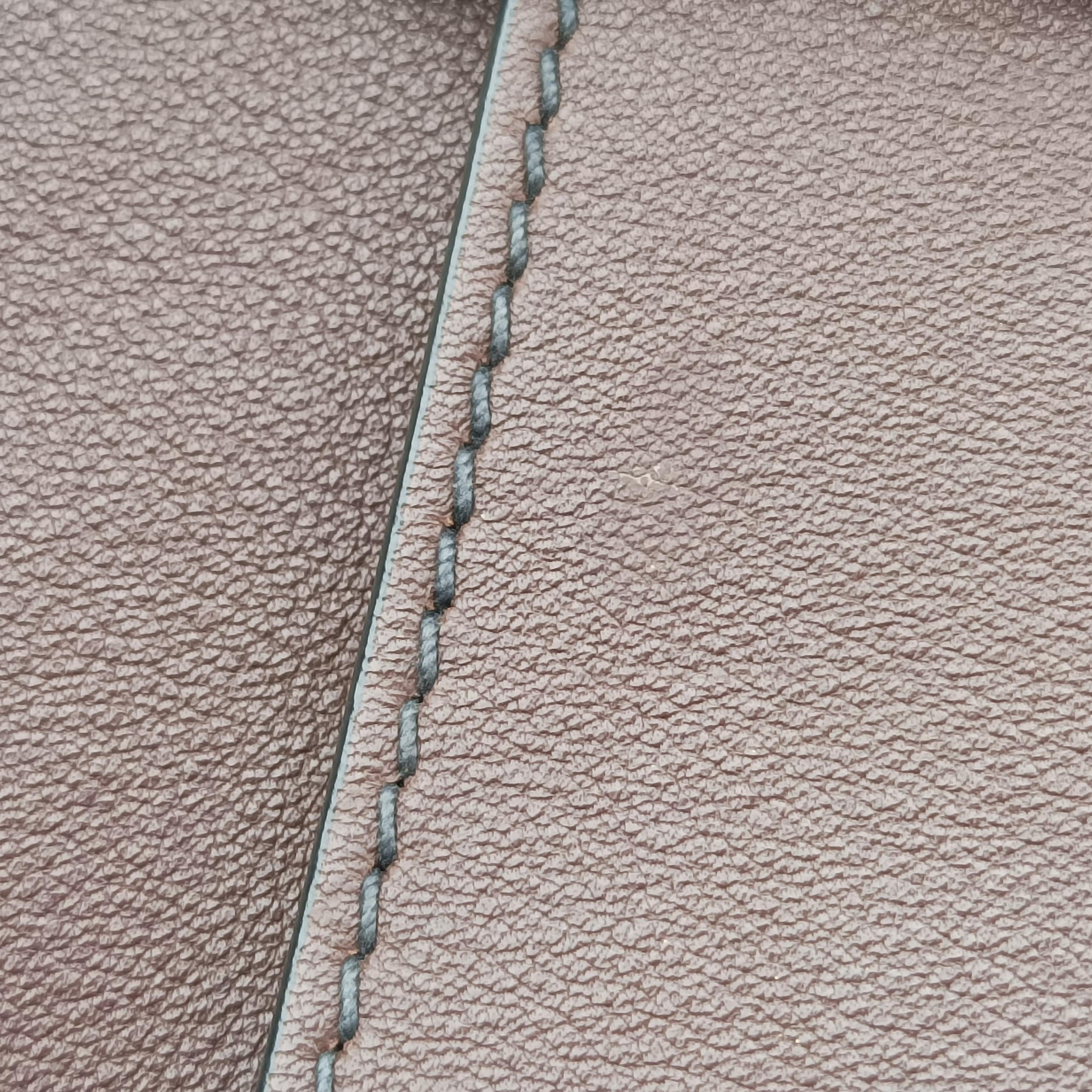 Secondhand Prada Vitello Daino Messenger Brown leather  shoulderbag | stylenewstar