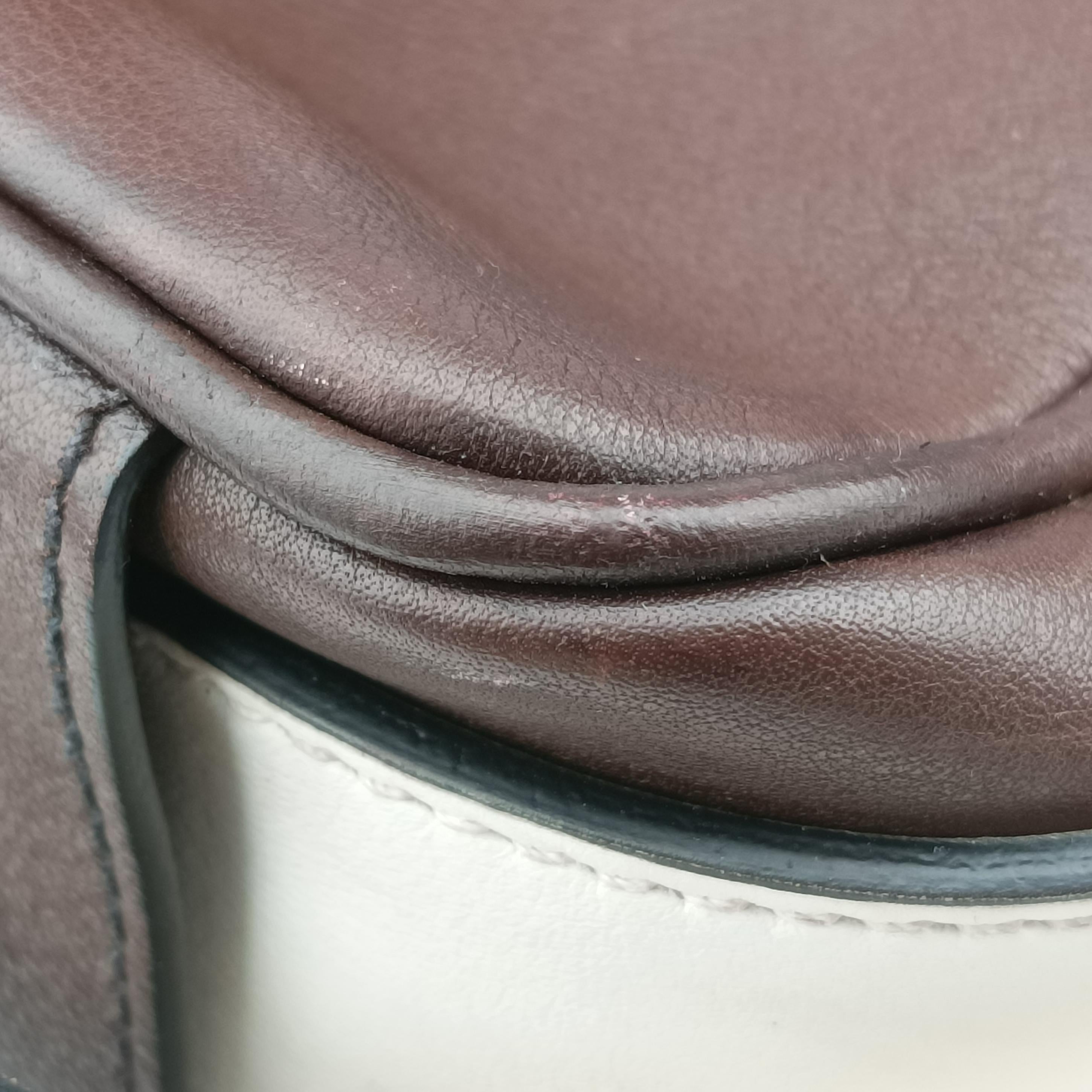 Secondhand Prada Vitello Daino Messenger Brown leather  shoulderbag | stylenewstar