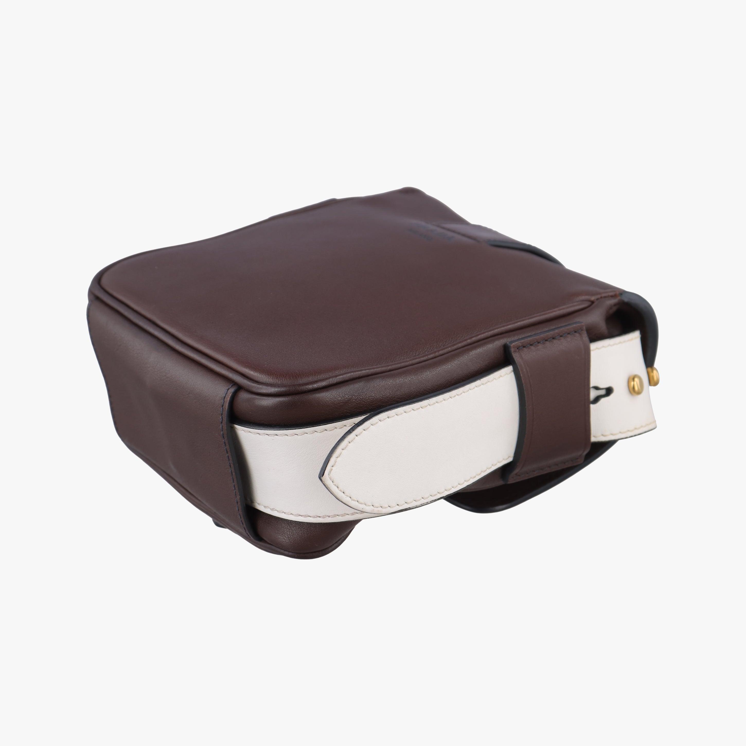 Secondhand Prada Vitello Daino Messenger Brown leather  shoulderbag | stylenewstar
