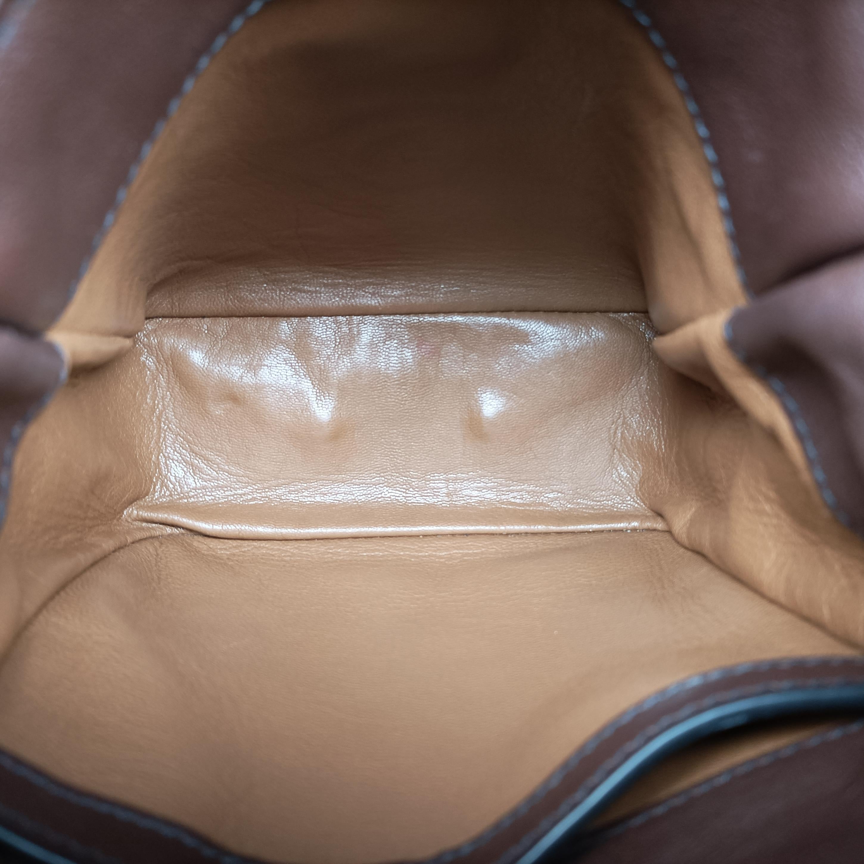 Secondhand Prada Vitello Daino Messenger Brown leather  shoulderbag | stylenewstar