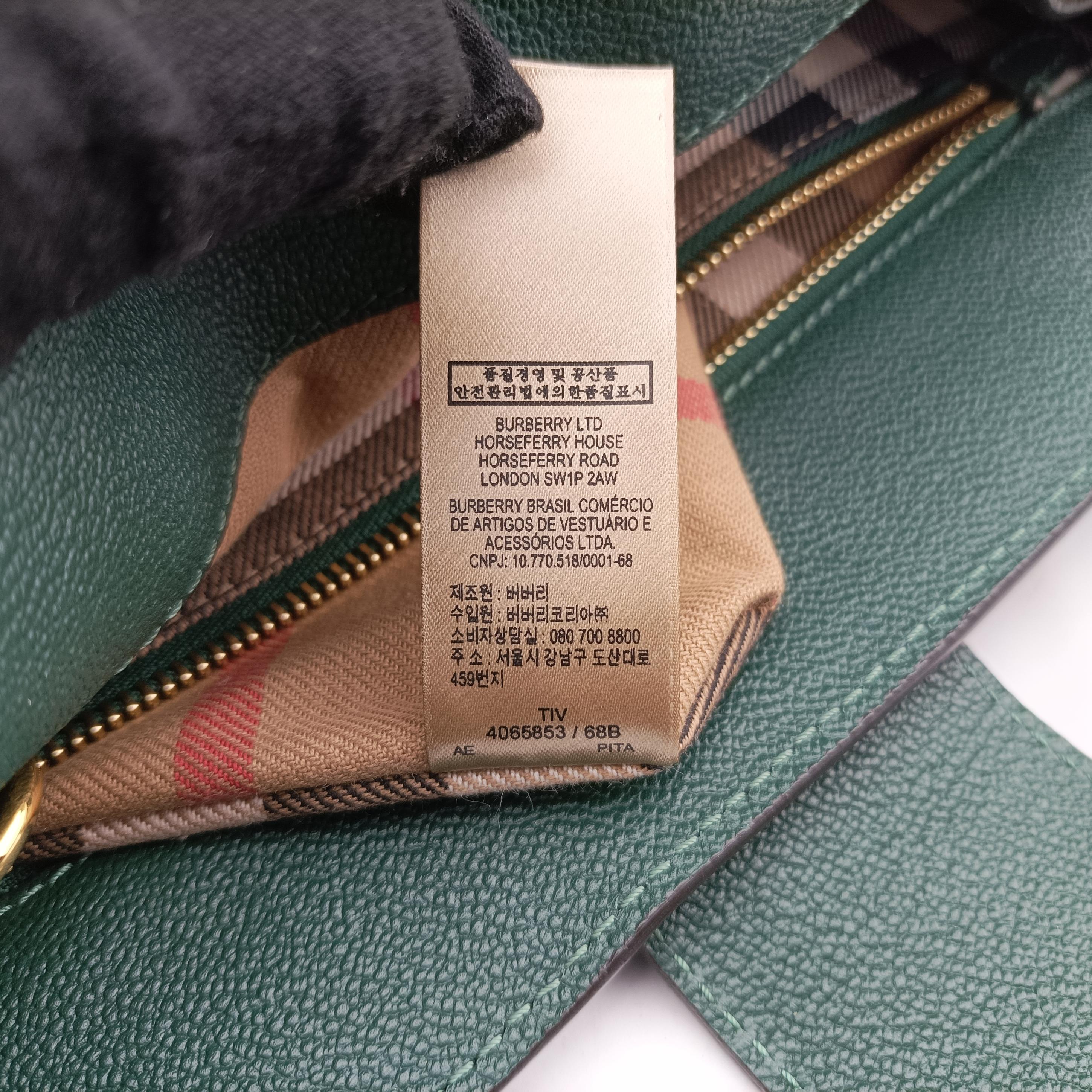 Pre-owned Burberry Buckle Green Leather  shoulderbag | stylenewstar