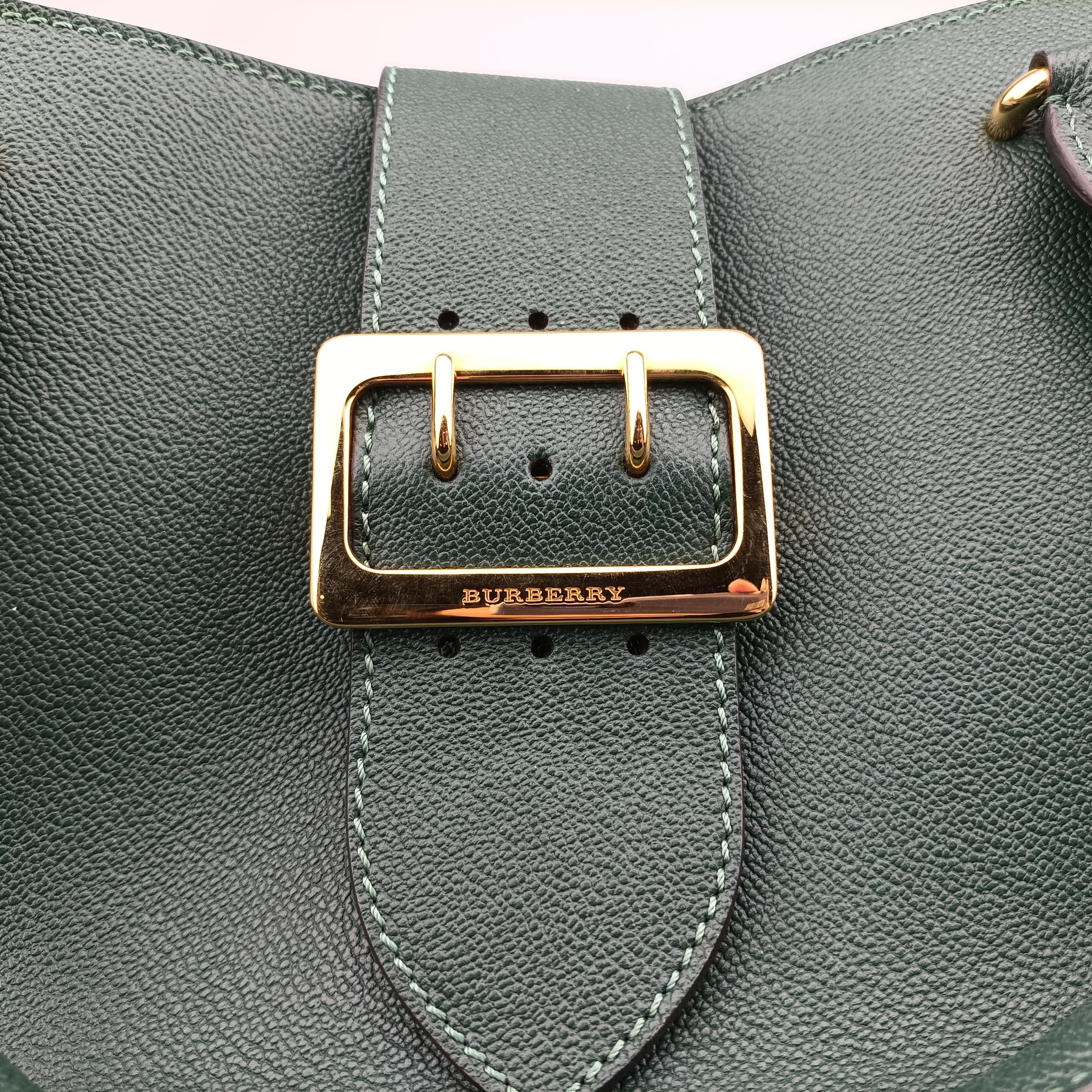 Pre-owned Burberry Buckle Green Leather  shoulderbag | stylenewstar