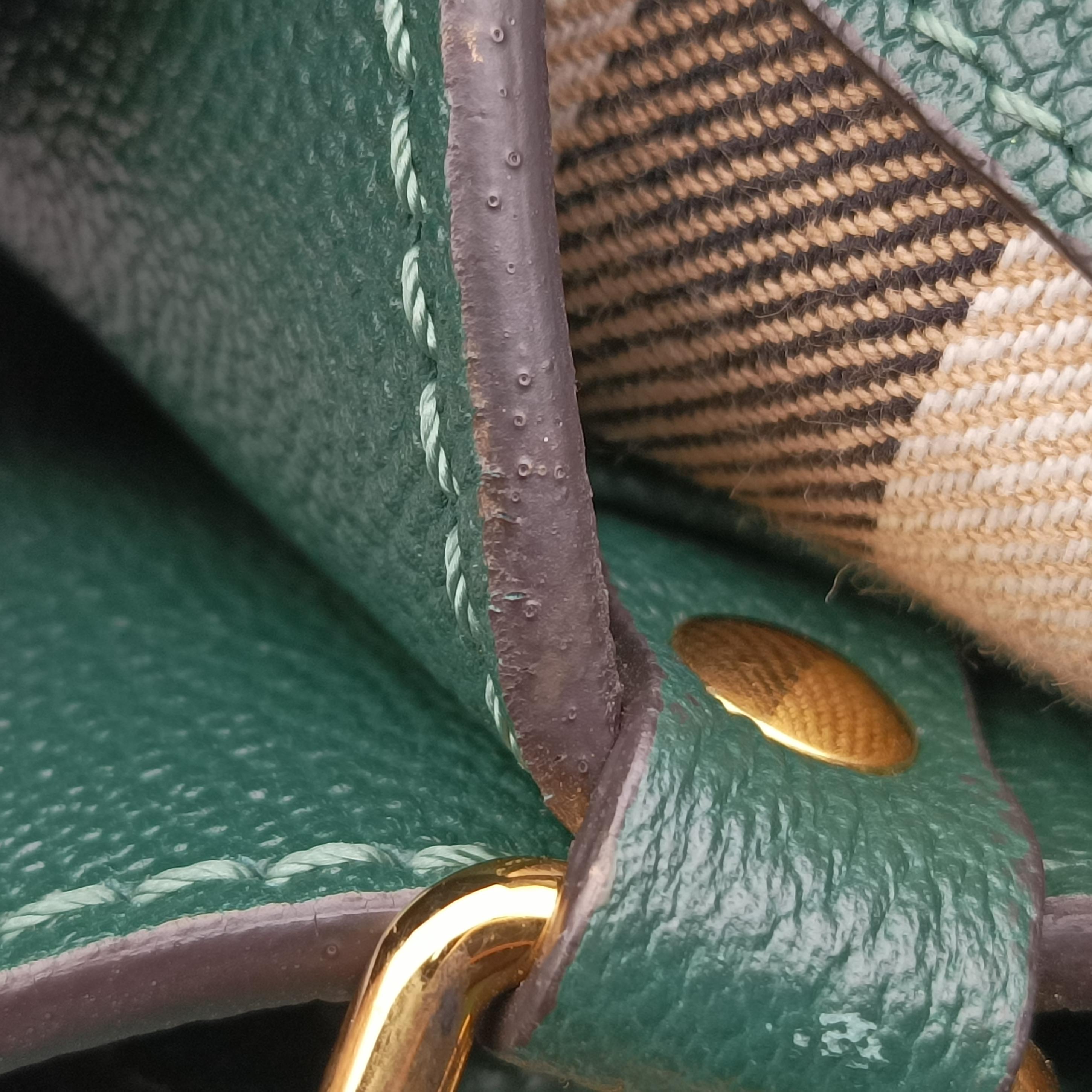 Pre-owned Burberry Buckle Green Leather  shoulderbag | stylenewstar
